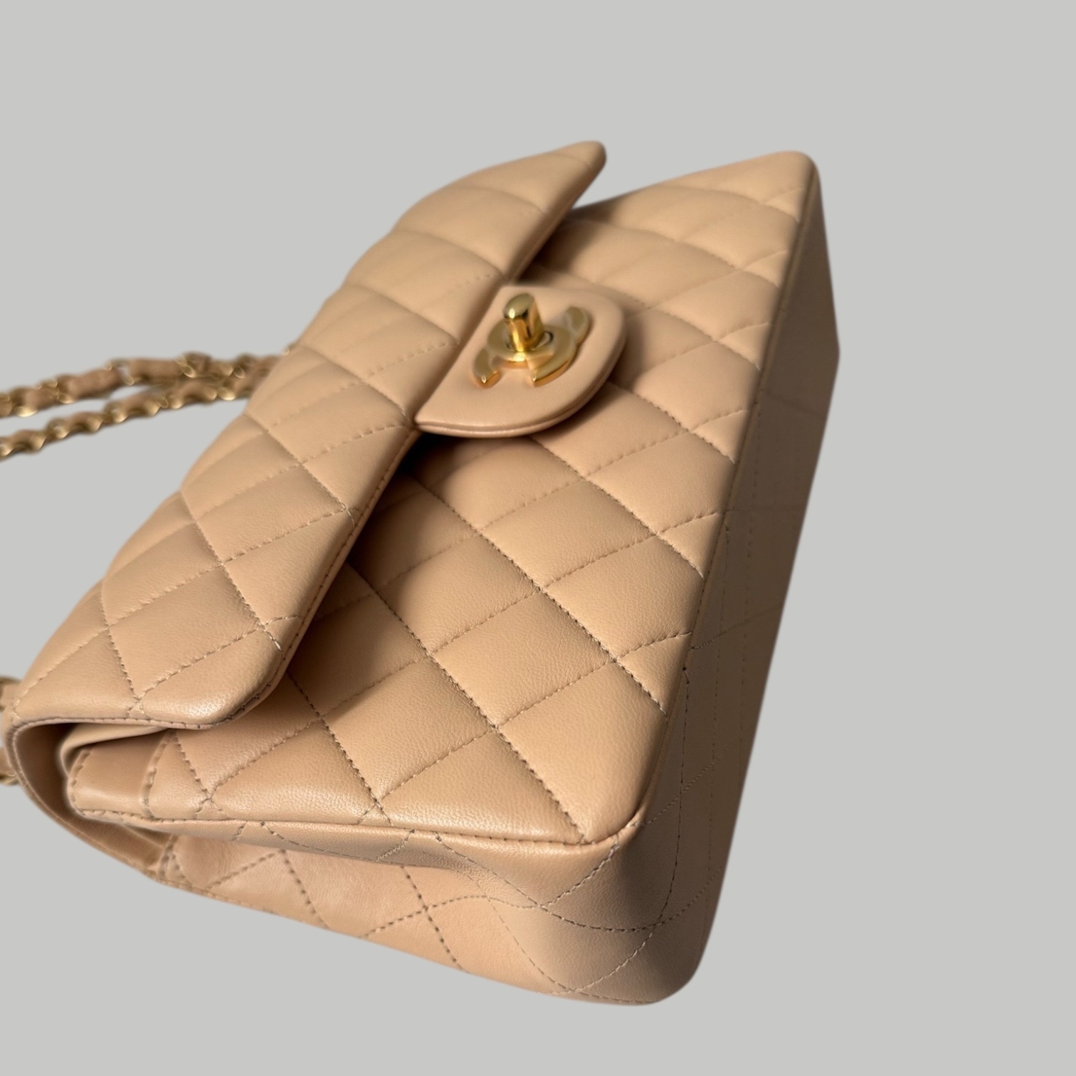 Chanel Lambskin 23cm 奶茶金扣