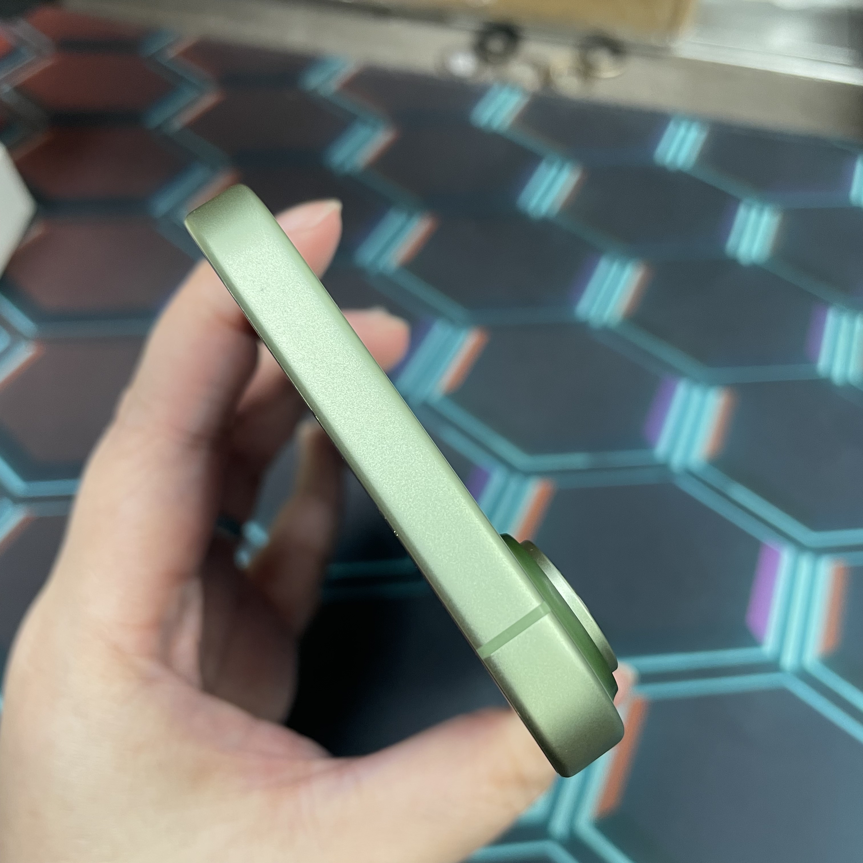*8348 17 完美機 256GB 電88 綠色 green
