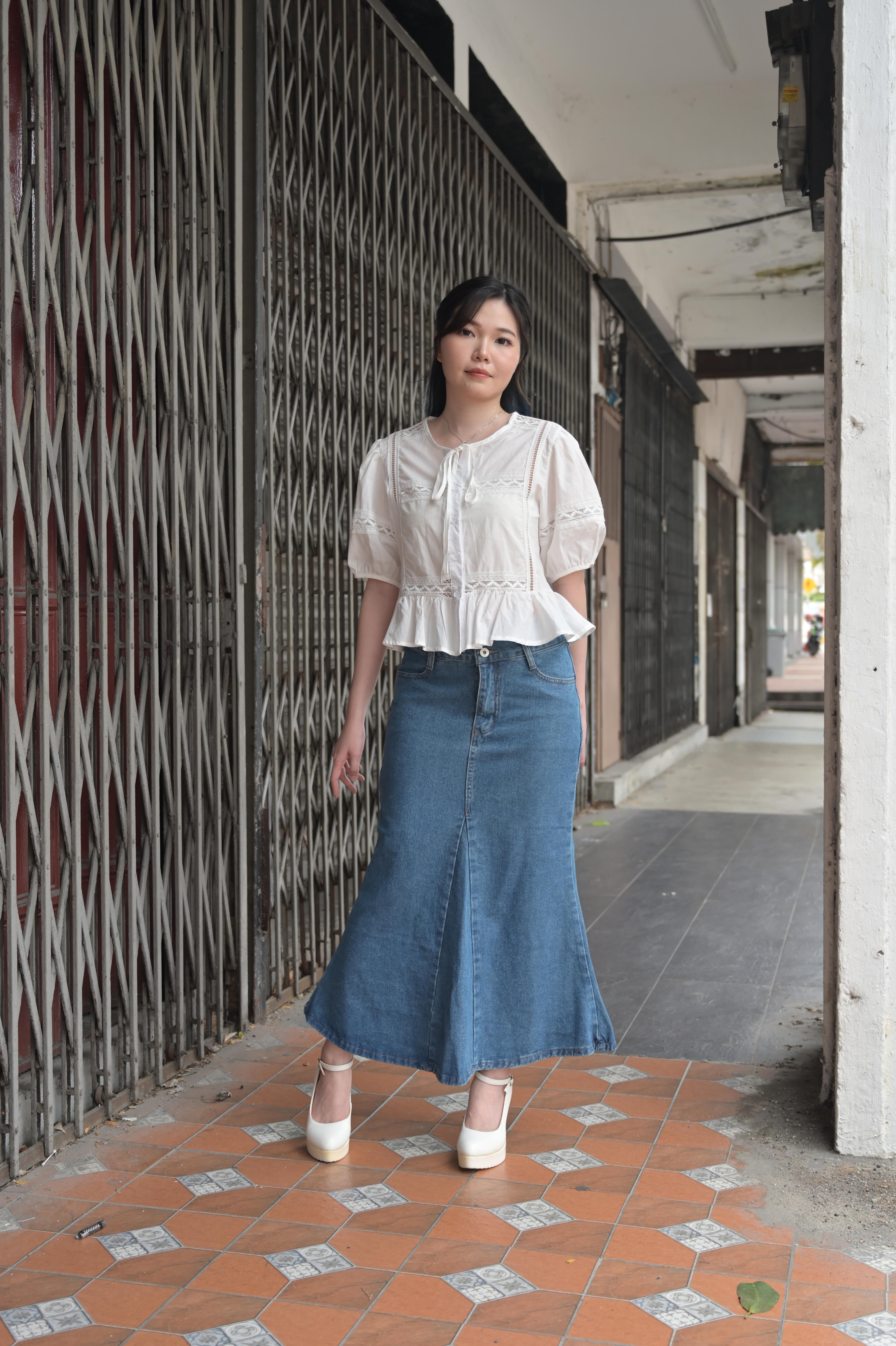 French-Inspired Cotton Blouse with Lace and Tie Detail ‖ 法式蕾丝拼接系带棉质上衣 KR01871151