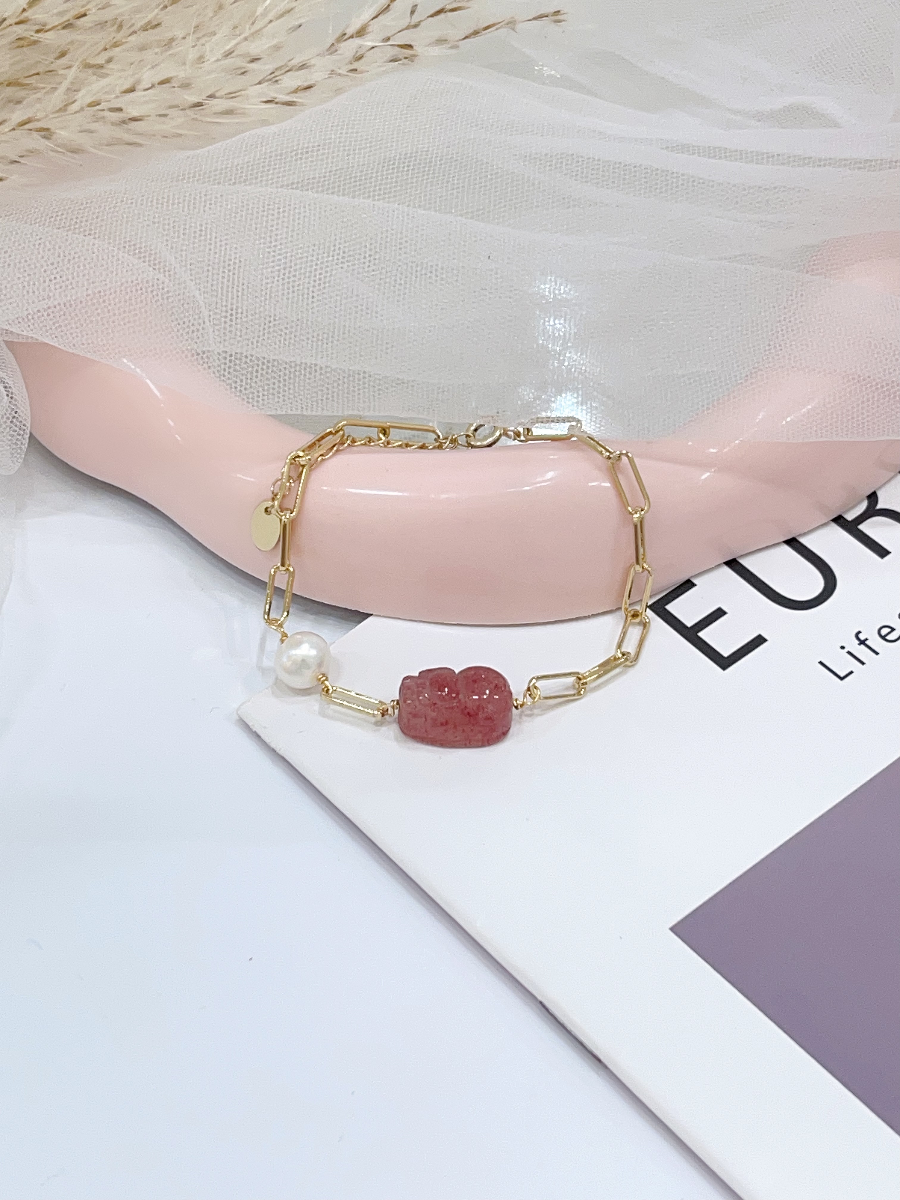 🍓 草莓晶貔貅 × 淡水珍珠手串 Strawberry Quartz Pixiu & Freshwater Pearl | 10mm 