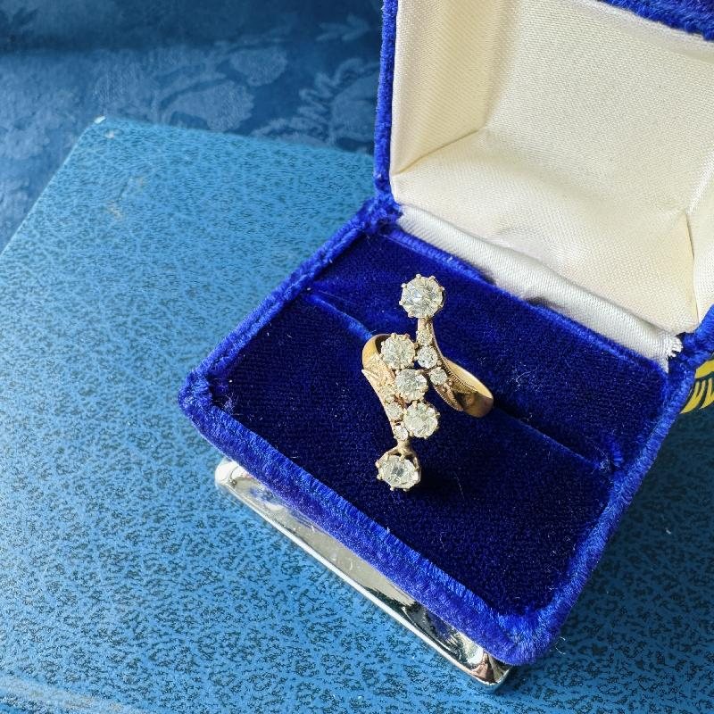 Rare - Art Deco Revival Style Vintage Czechoslovakian Rhinestone Ring - HK size 12-13(B113)