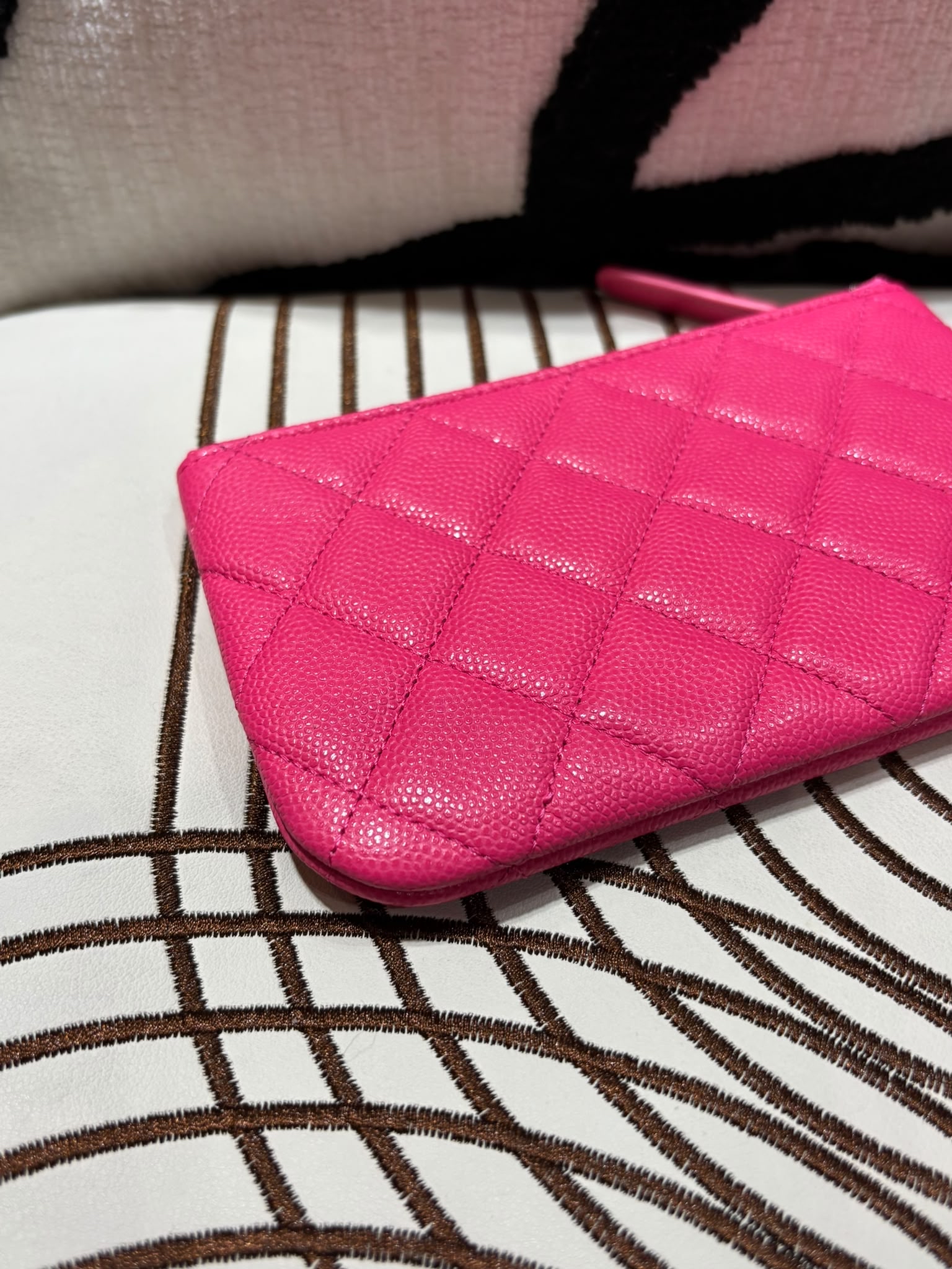 未使用品 Chanel 19 Mini Zip pouch 荔枝牛皮 100%Authentic,未使用unused ✅晶片貼✅塵袋