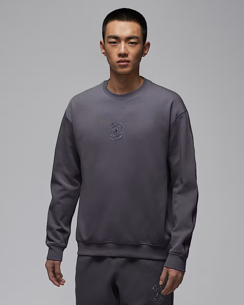 🌙⚽ **暗夜型格登場！ Nike Jordan x PSG "Night Edition" 聯名Hoop Fleece 圓領運動衛衣 IF3802