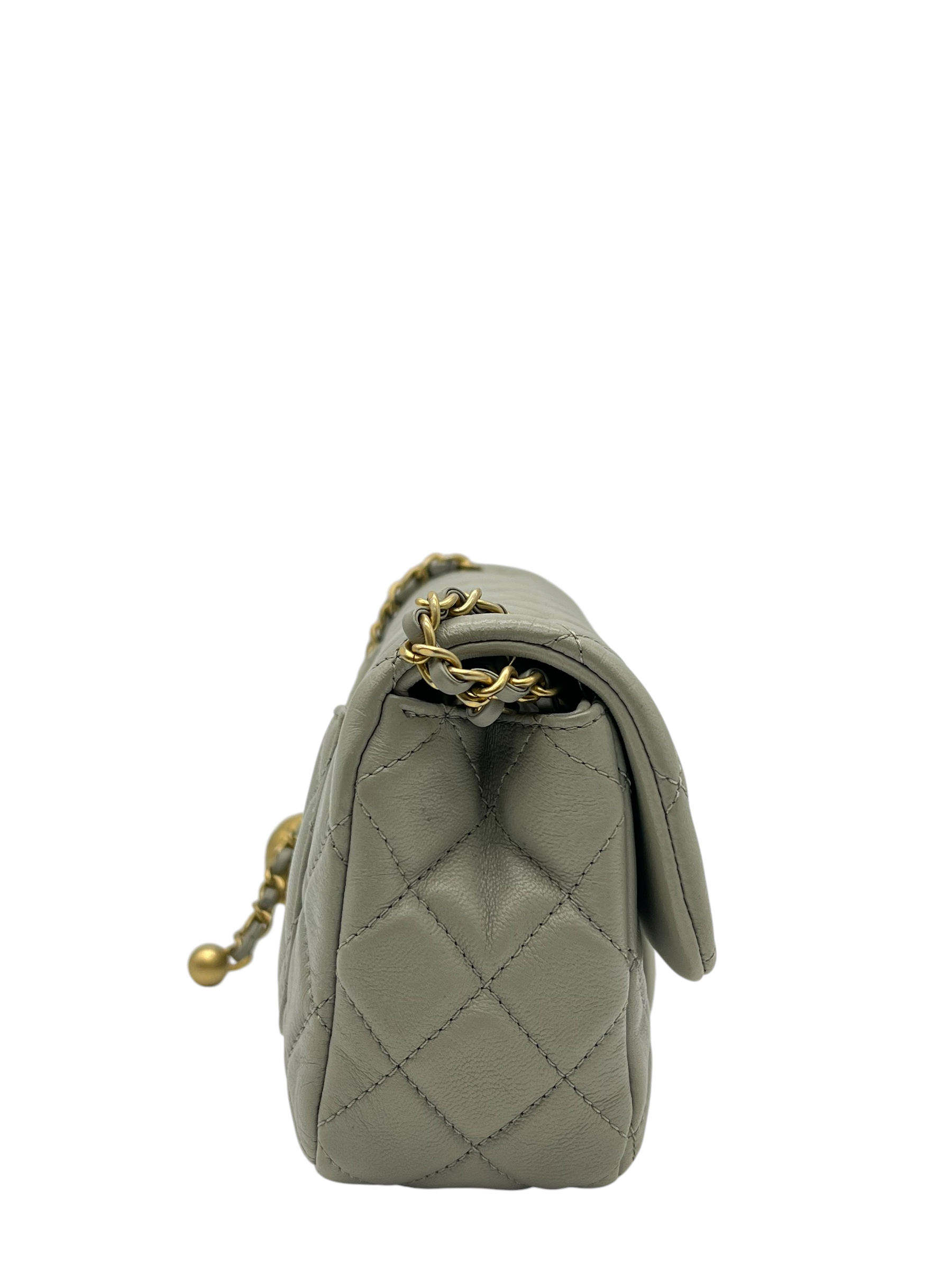 Pre-Owned CHANEL Mini Flap Bag / Product Code: 26052807