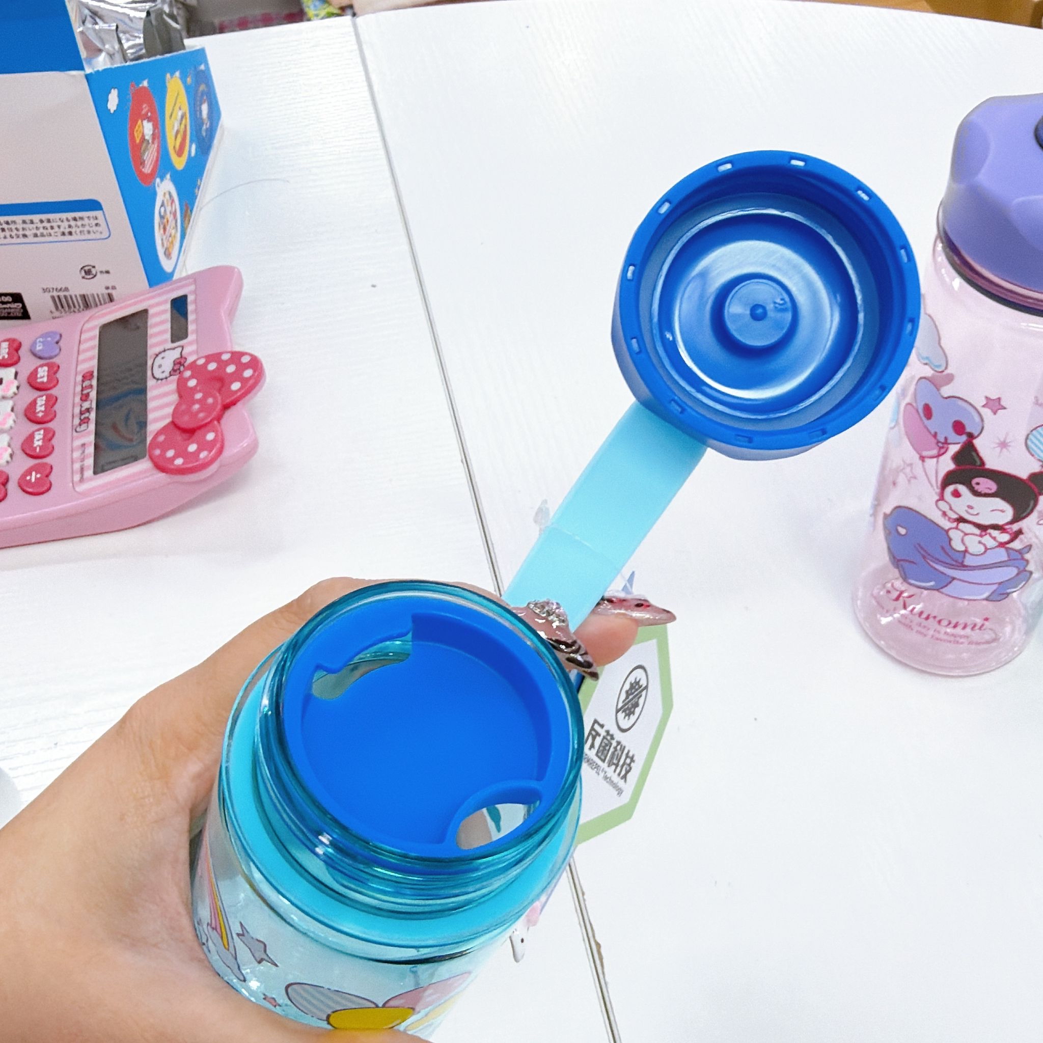 原裝行貨Sanrio BPA free 防漏樽蓋350ml水樽。