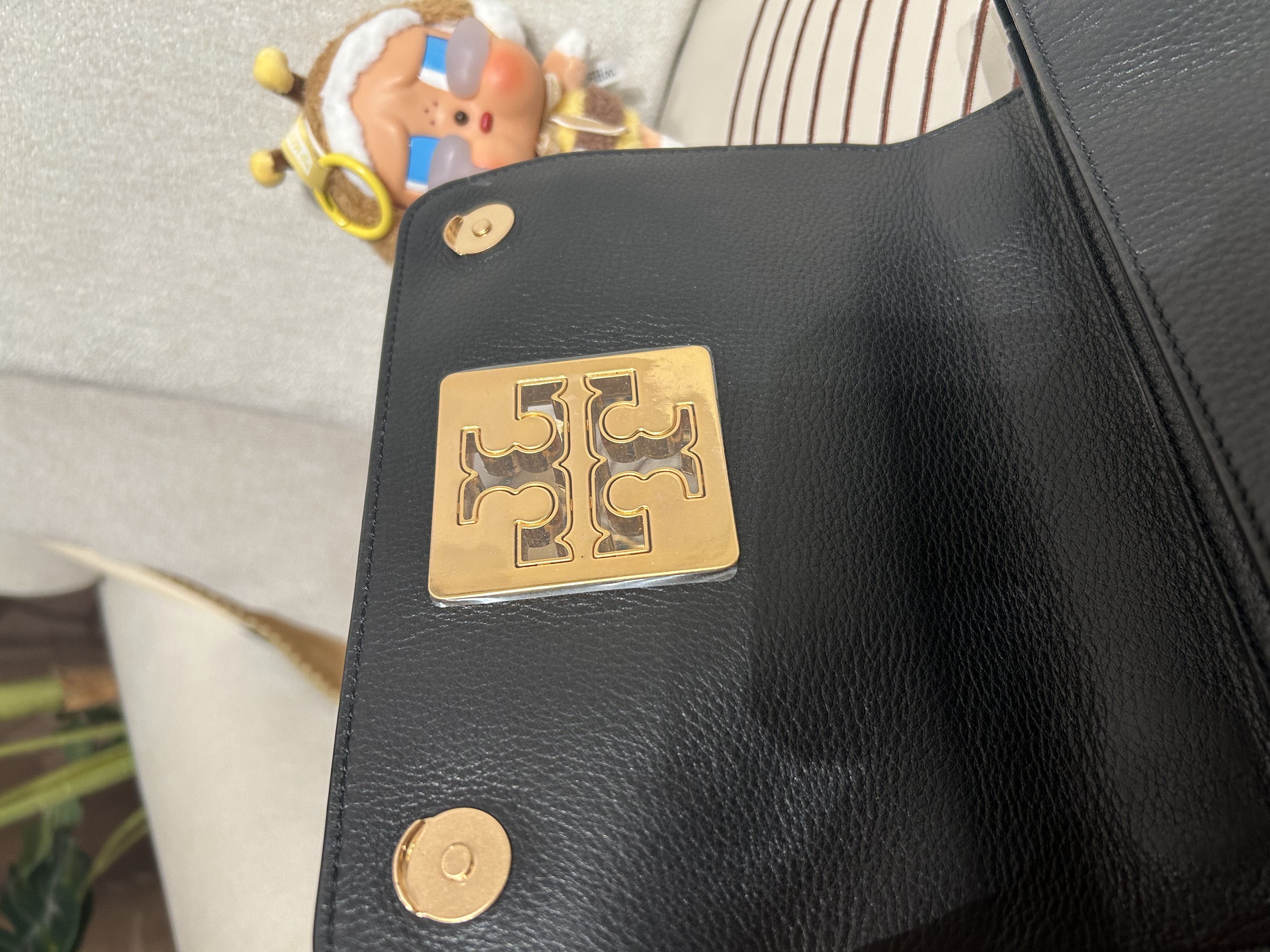 Tory bruch flap bag calfskin  100%Authentic,99%new✅dust bag 