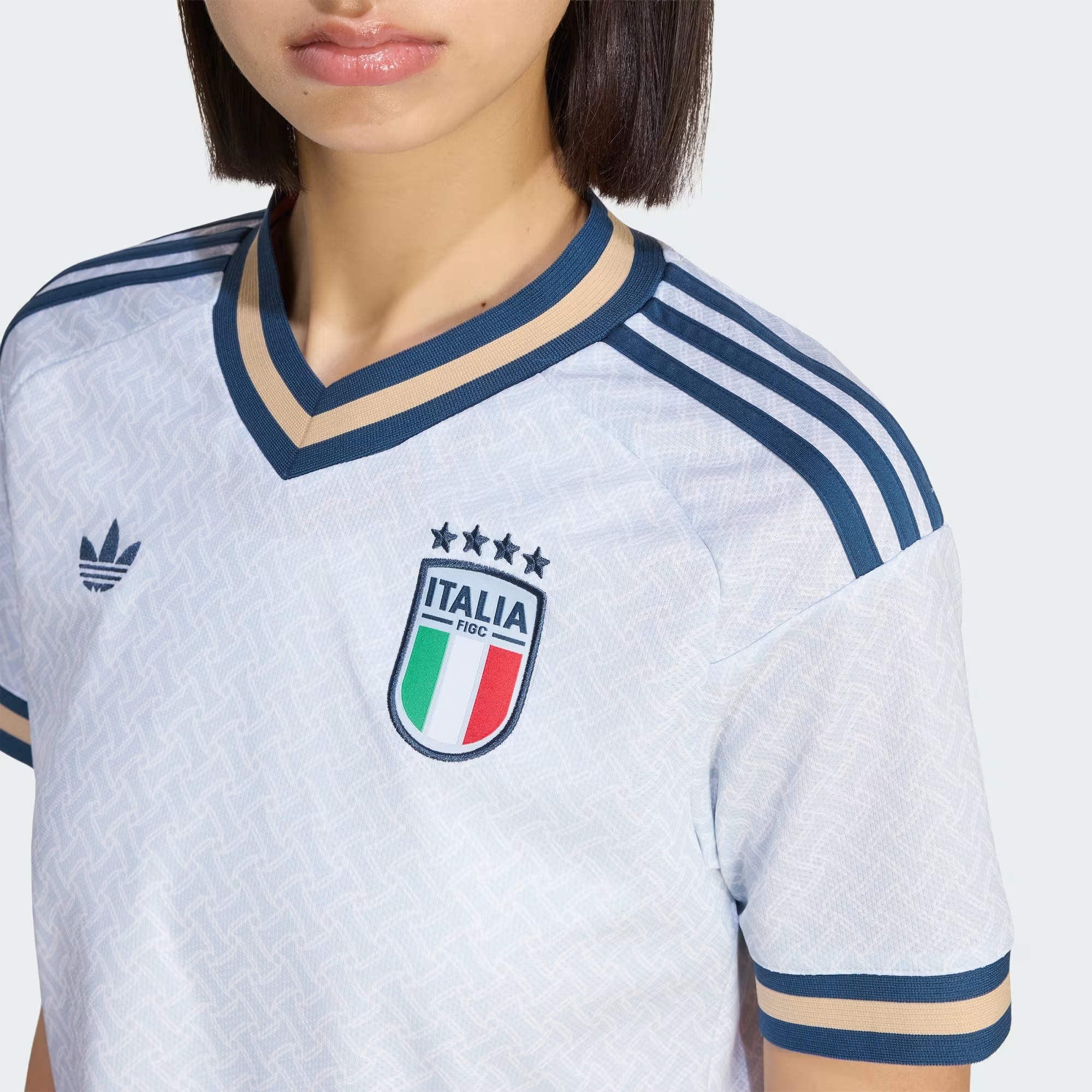 Adidas Italy 意大利 2026-27 女裝短版作客球衣 (可加印字章) KE8082