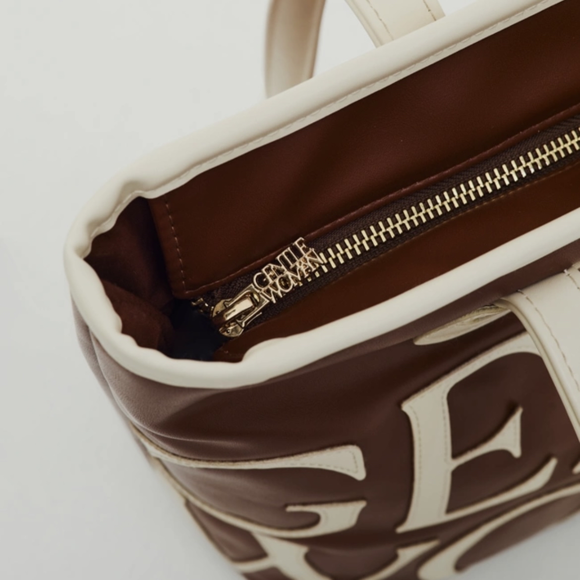 預購 | 🇹🇭GENTLEWOMAN ⭐OFF HOURS SHOULDER BAG(BROWN) BG1122-1