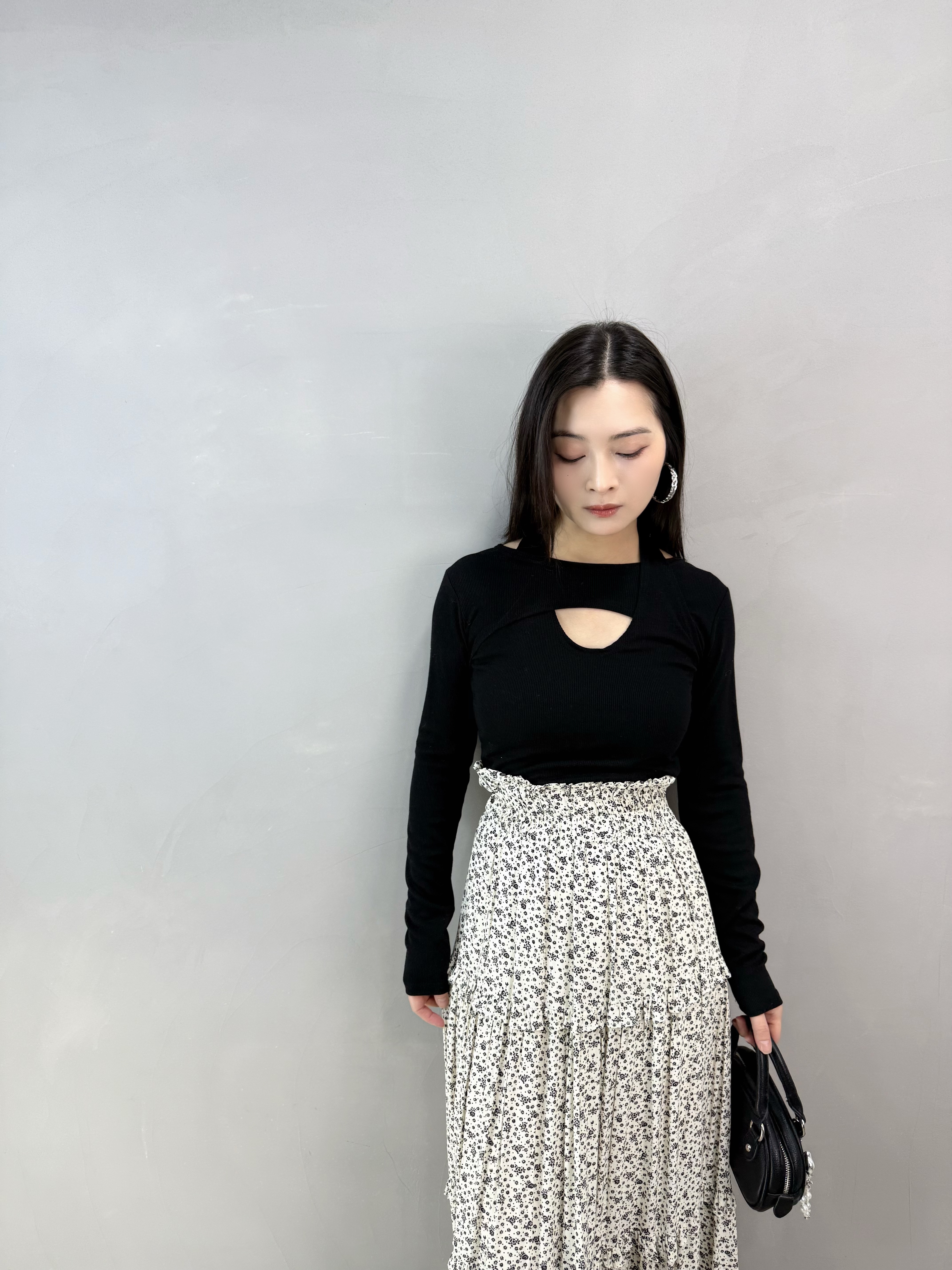 I85 設計感U領暗紋Tee