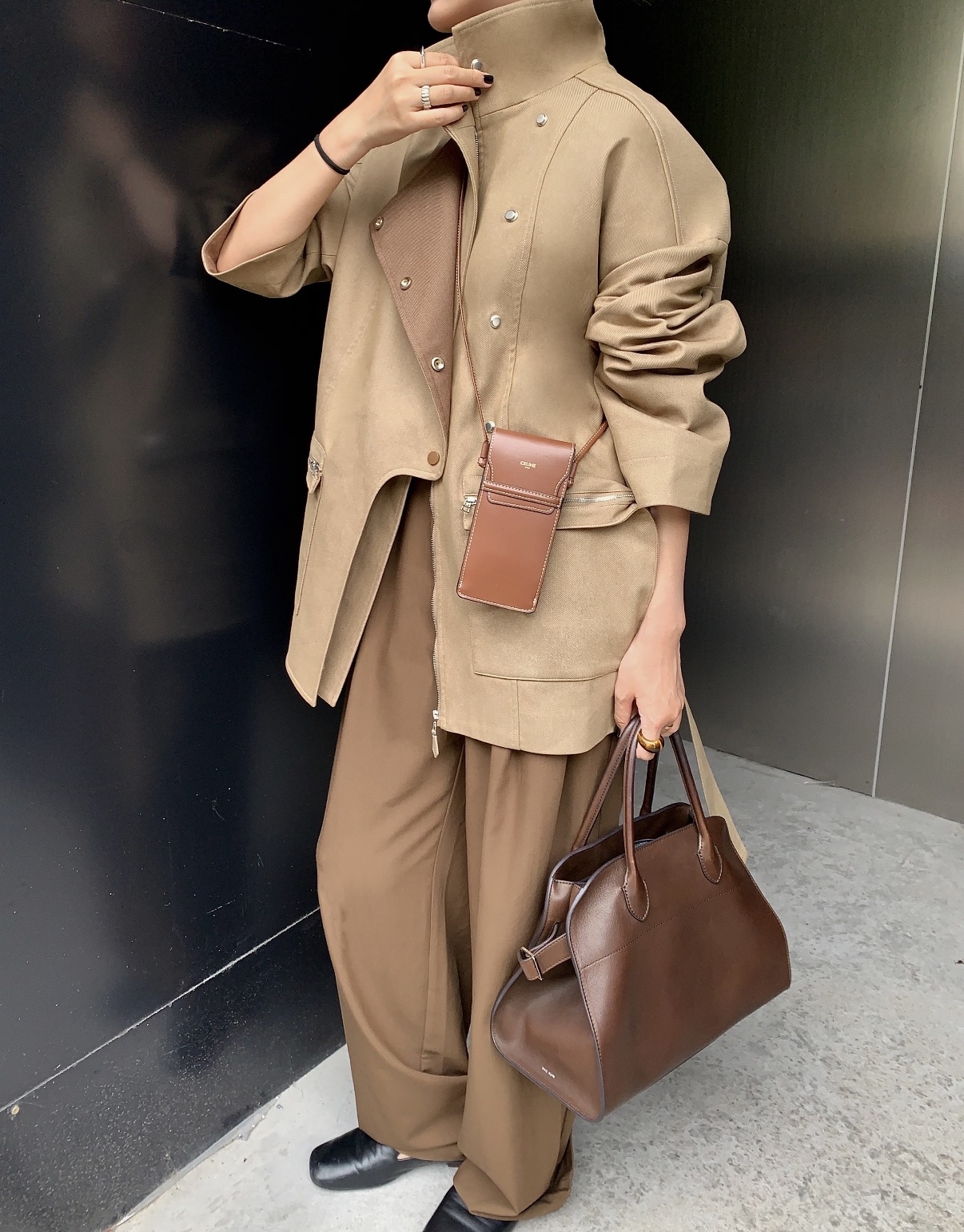 新到黑色現貨‼️  快閃優惠⚡️ Celine 爆款 金屬黑框太陽眼鏡 附送啡色眼鏡袋 放到電話!