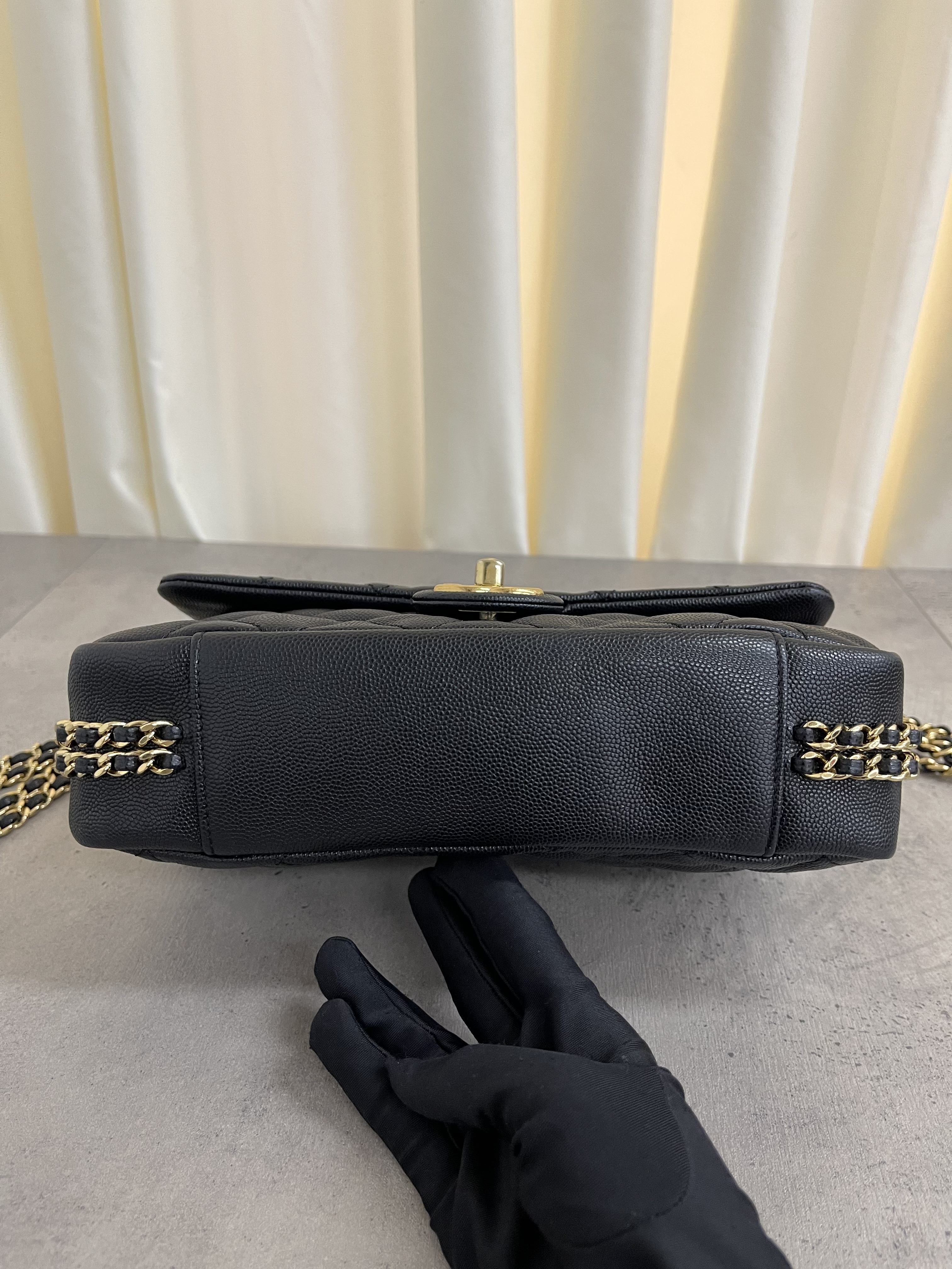 Pre-owned Chanel flap bag AS3757/ Product Code: 26012202