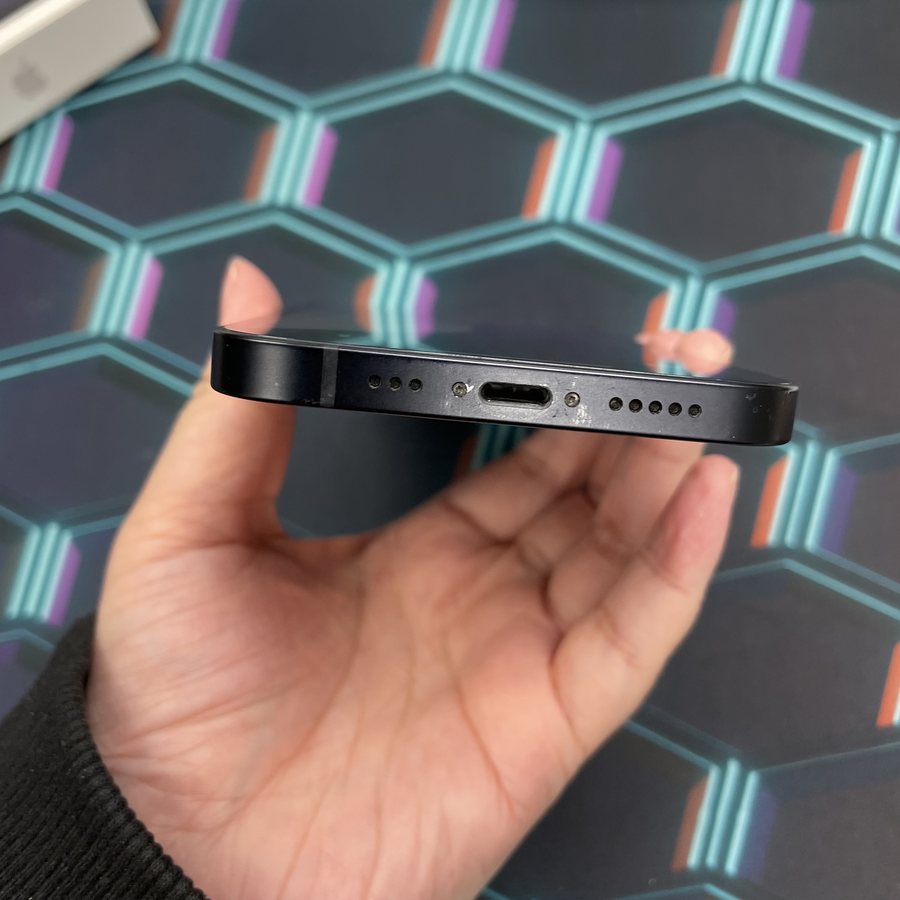 *6143 12 勁靚機 64GB 電83 黑色 black