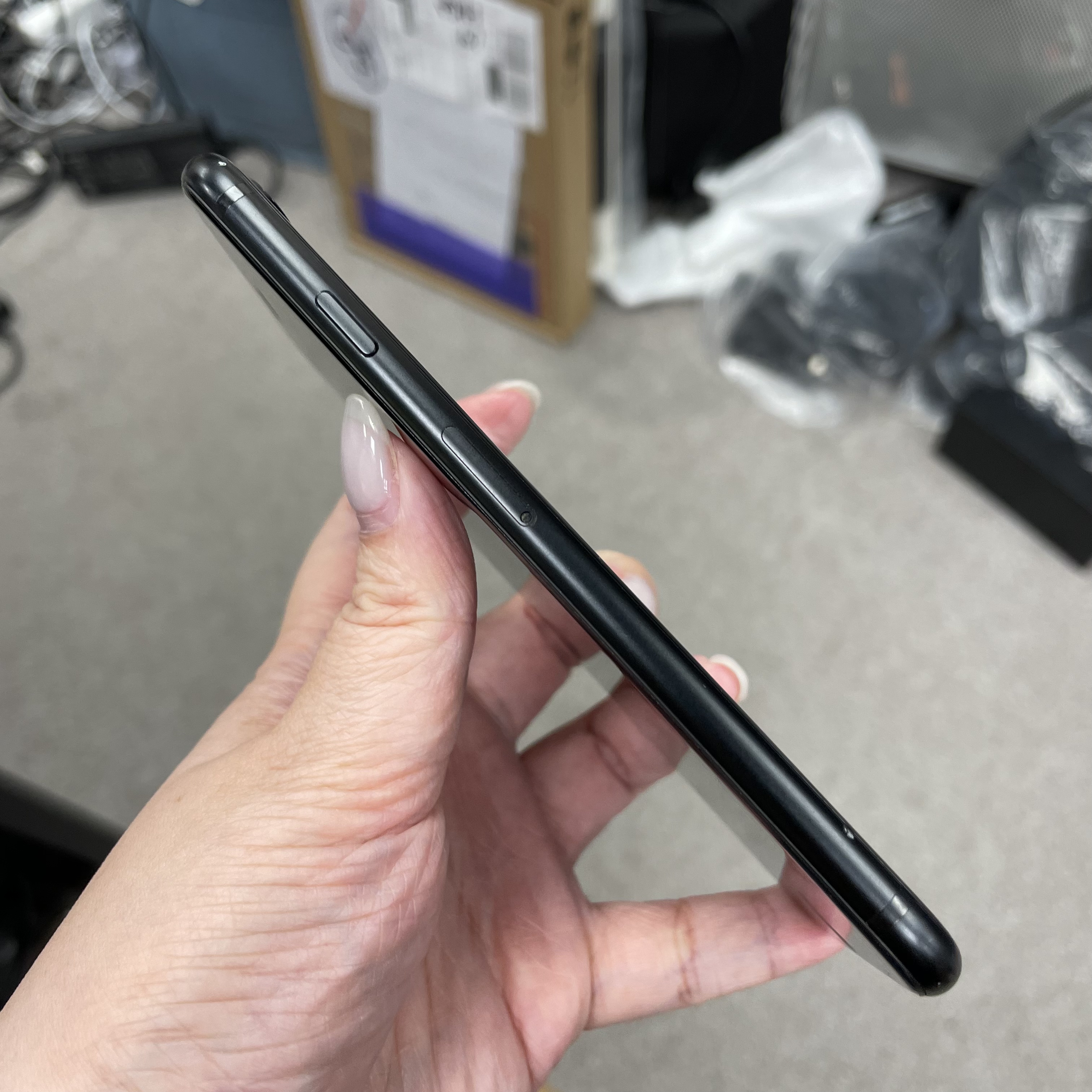 *6636 SE2 超靚機 64GB 電94 黑色 black