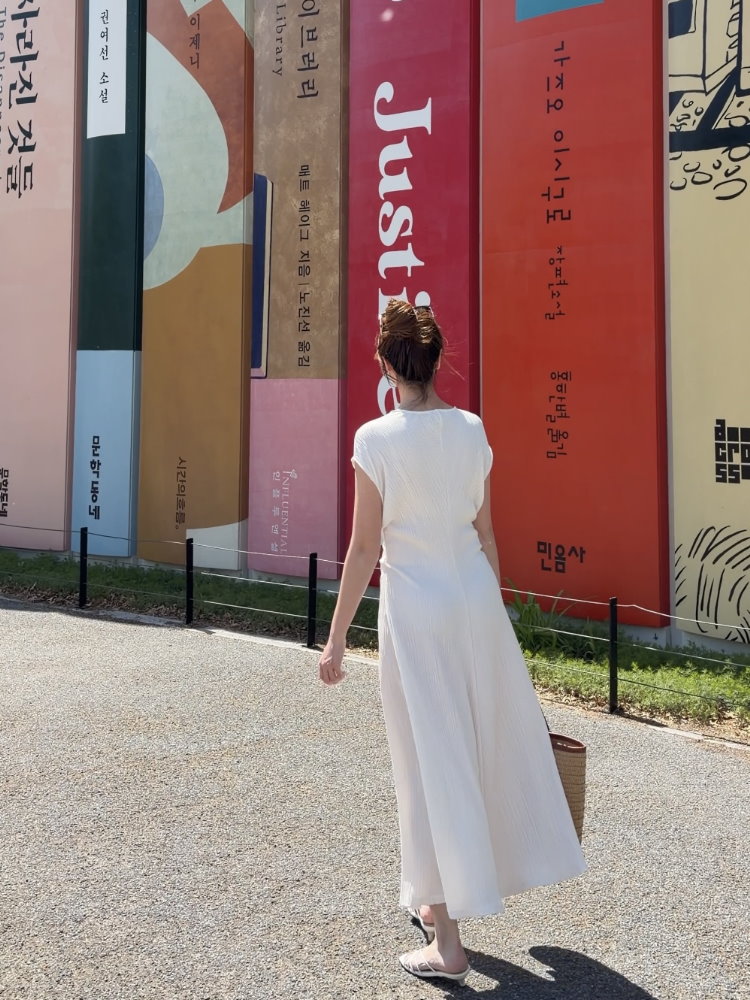 Elea Ribbed Flowy Dress (Ivory)