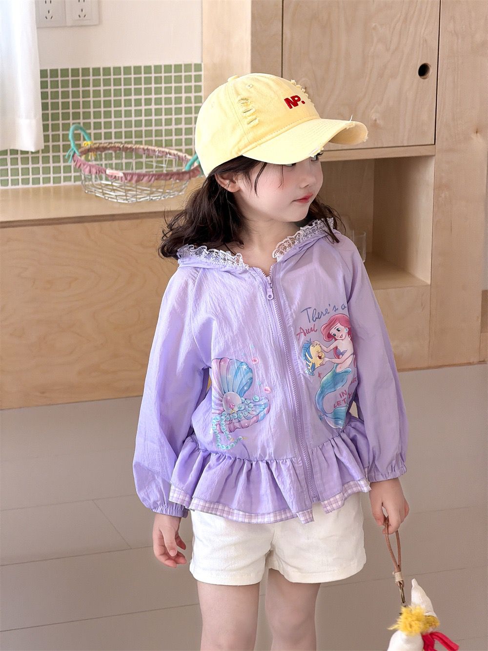 $75件。2件起$65件。女童薄款外套防曬外套 