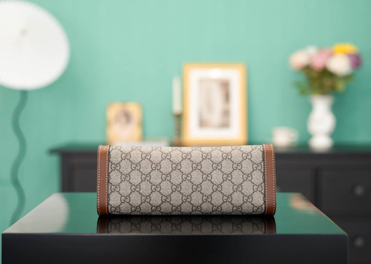 🥯Padlock系列GG小号肩背包 老花棕色 26cm 休闲、随意、有范且非常大牌的款 真的非Padlock这款购物袋不可 通勤风，小号容量也非常OK 包身轻便，非常适合上班族！ 官方款号 498156 尺寸：26x18x10cm