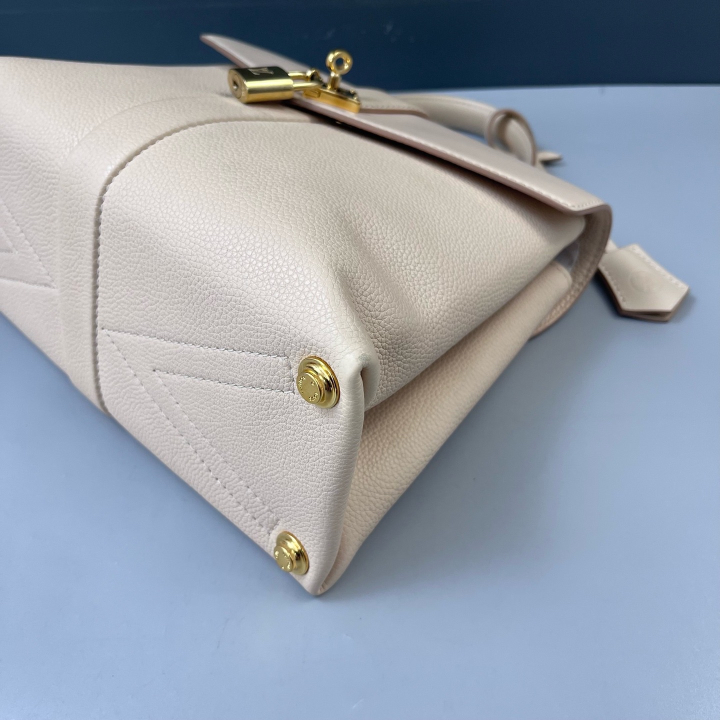 【預訂貨品】LV rose des vents奶白色斜孭袋