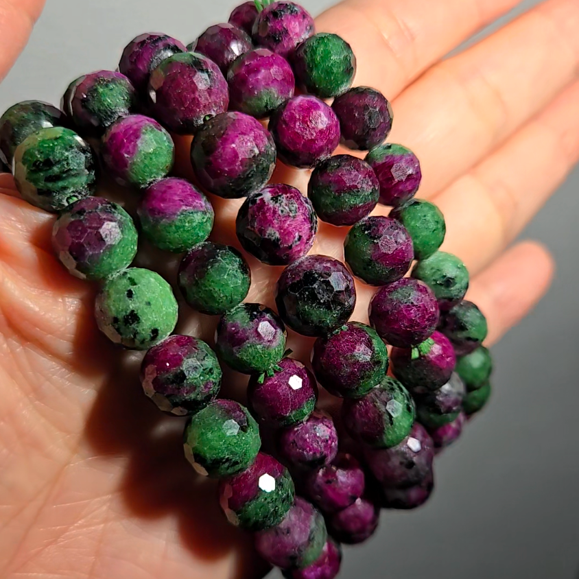 Faceted ruby zoisite bracelets with UV - JW79