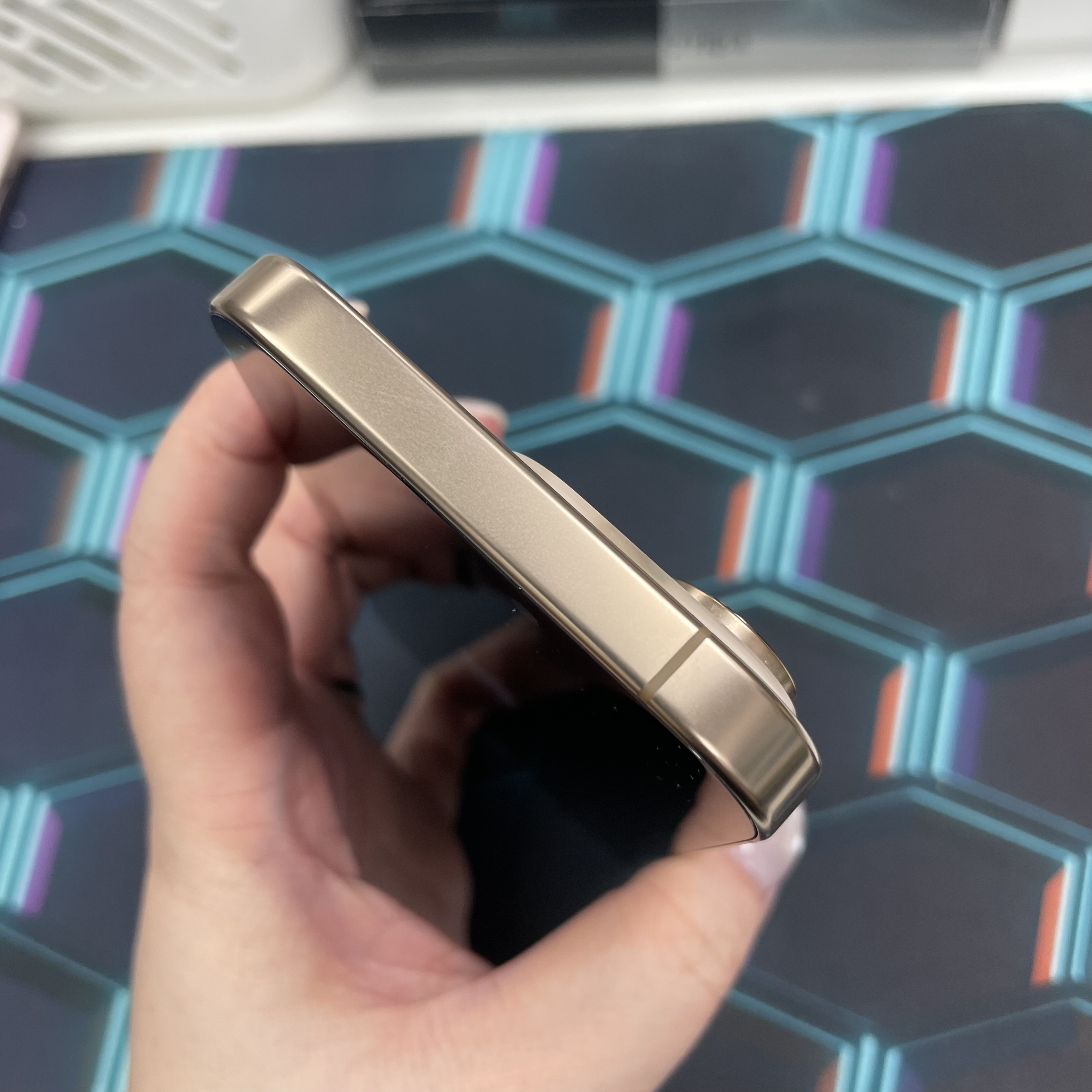 *6463 16 pro 完美機 128GB 電100 沙色 gold