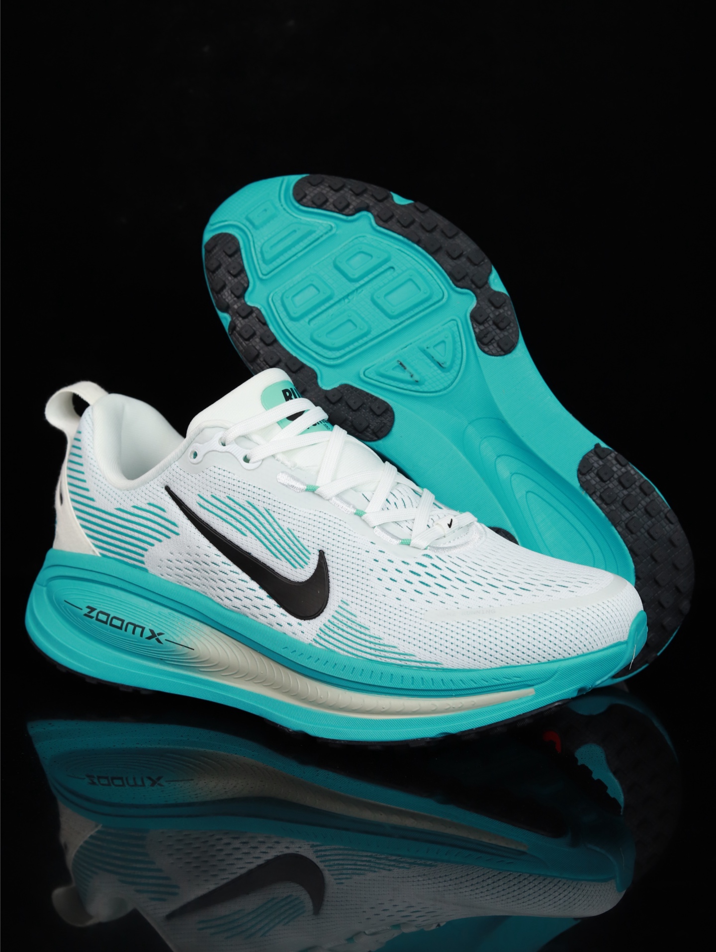 Nike Vomero 18 HM6803-103