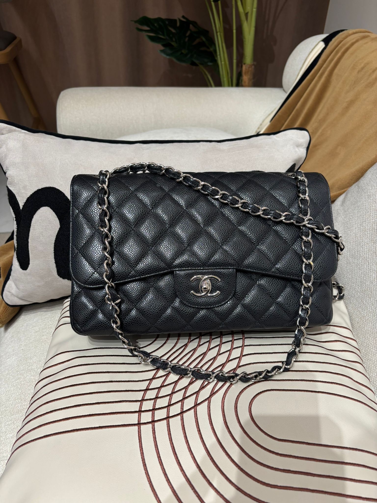 Chanel classic flap 30cm Jumbo A58600 黑色荔枝牛皮金扣 100%Authentic,95%new ✅16Card✅dust bag✅盒