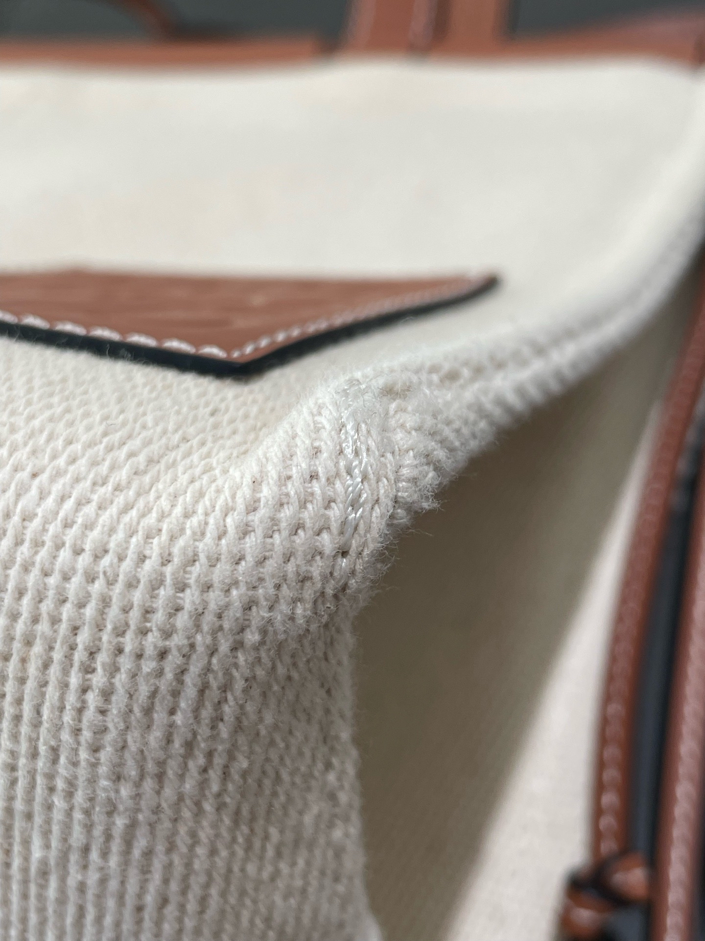 【預訂貨品】LOEWE米色帆布拼焦糖牛皮tote