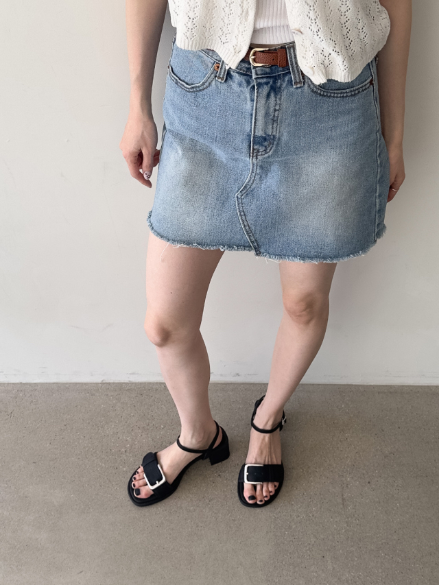Vintage buckle heeled sandal