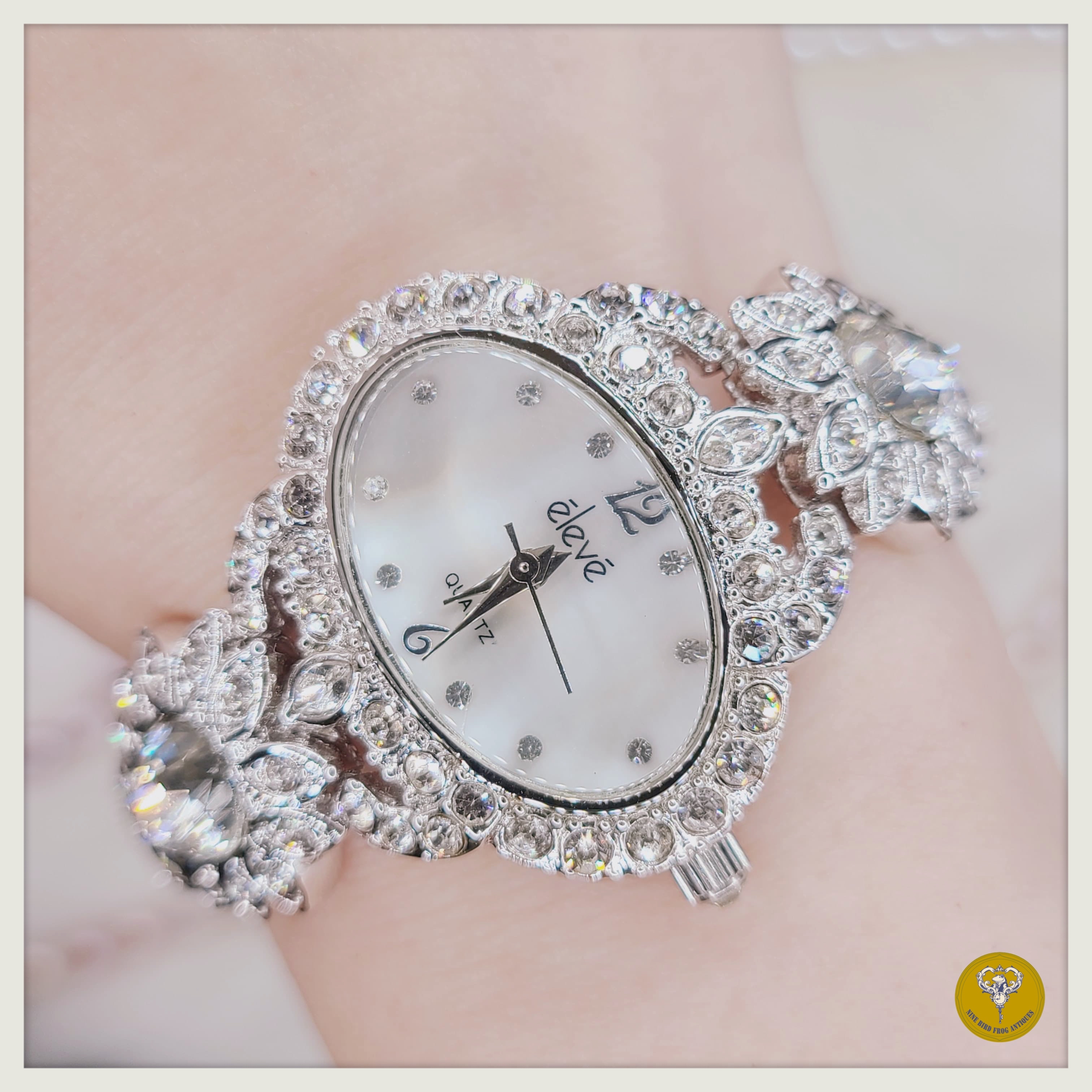 Eleve 水晶貝母珍珠石英錶