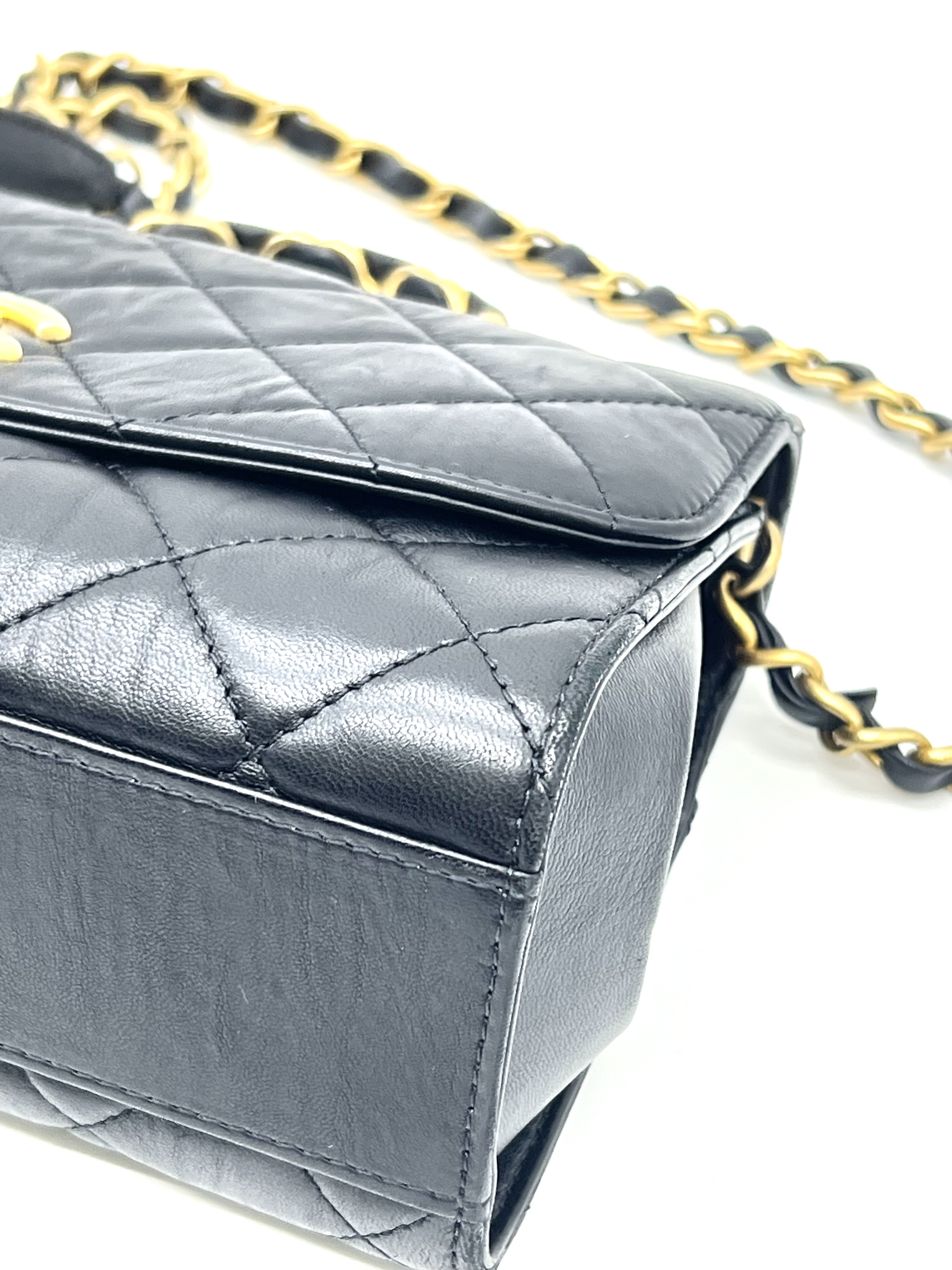 Pre-Owned CHANEL Quilted Wrapped CC Top Handle Bag / Product Code: 26041508