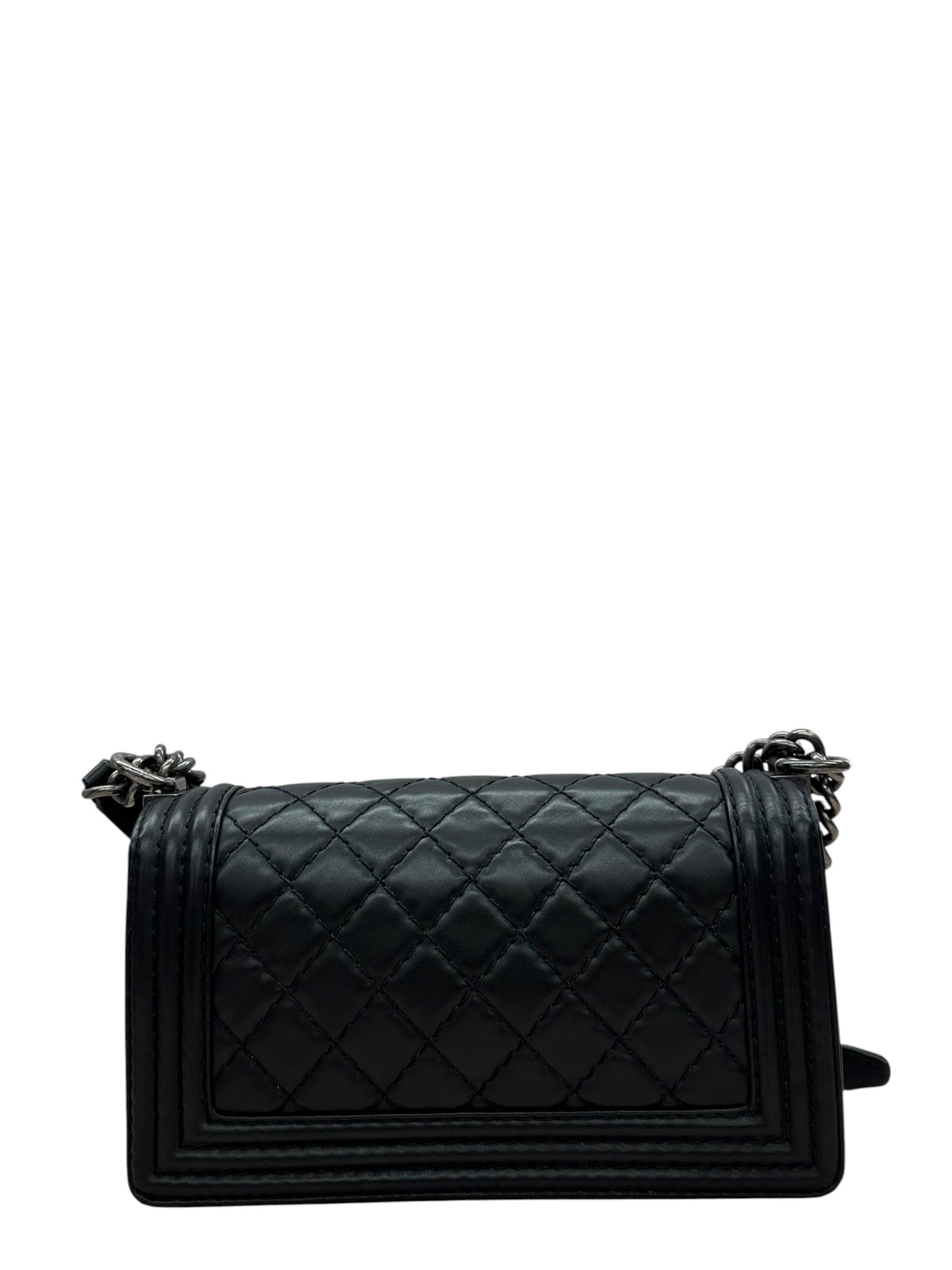 Pre-owned Chanel Boy 25 Handbag Calfskin / Product Code: 082102