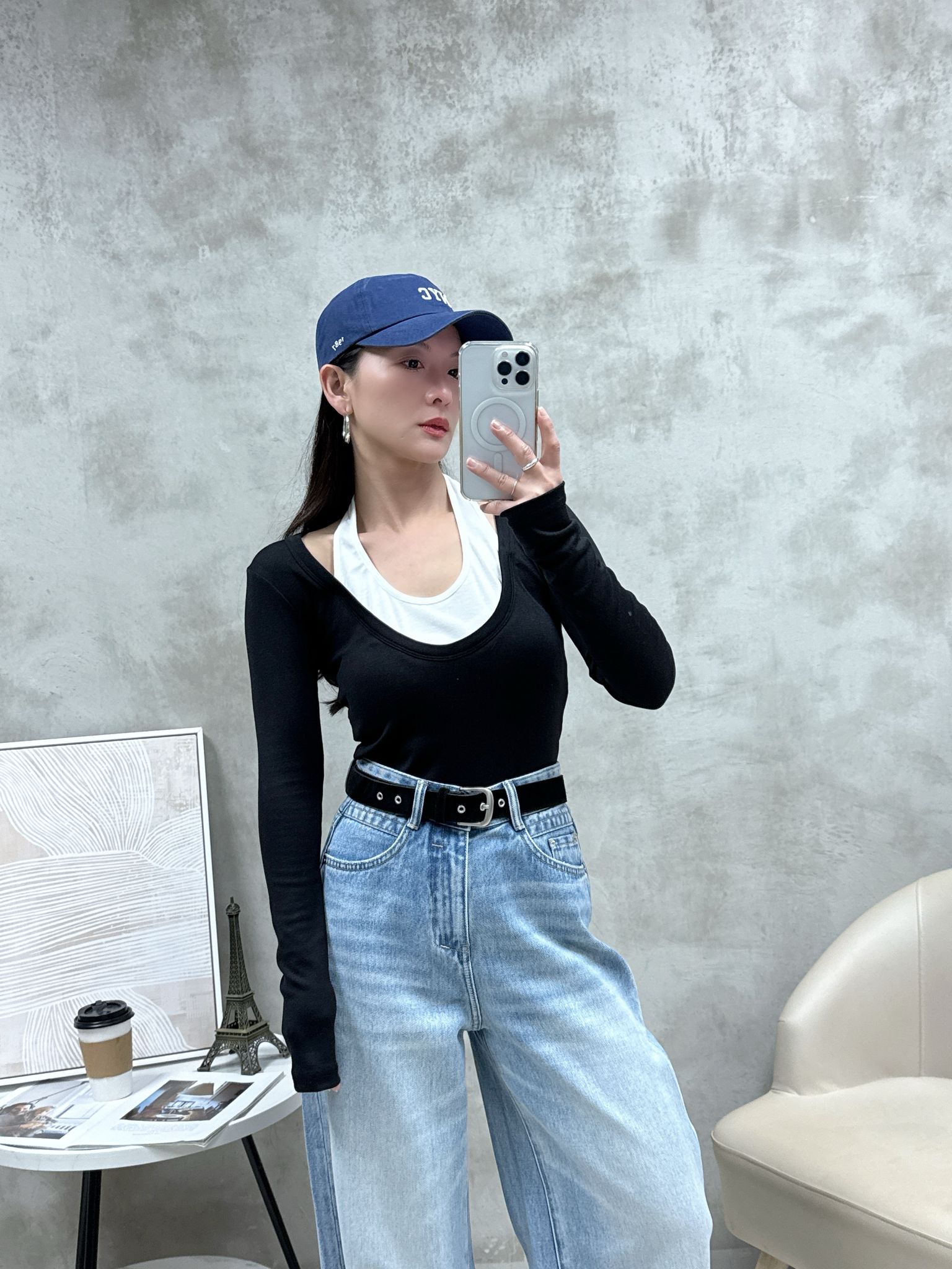 C20 洗水淺藍牛仔褲