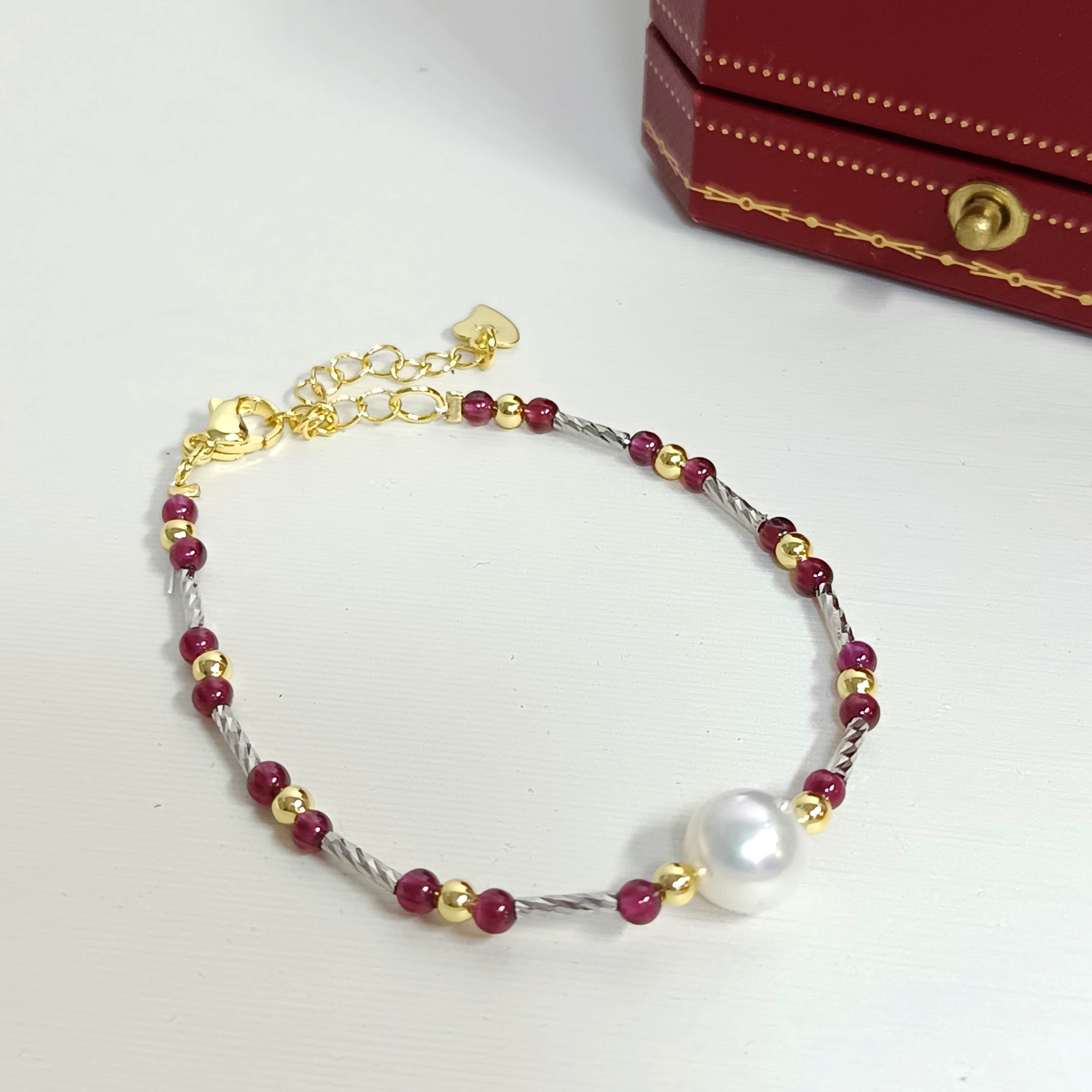 近正圓極光日本雪花白akoya海水珍珠+天然石榴石注金尾鍊扣手鍊