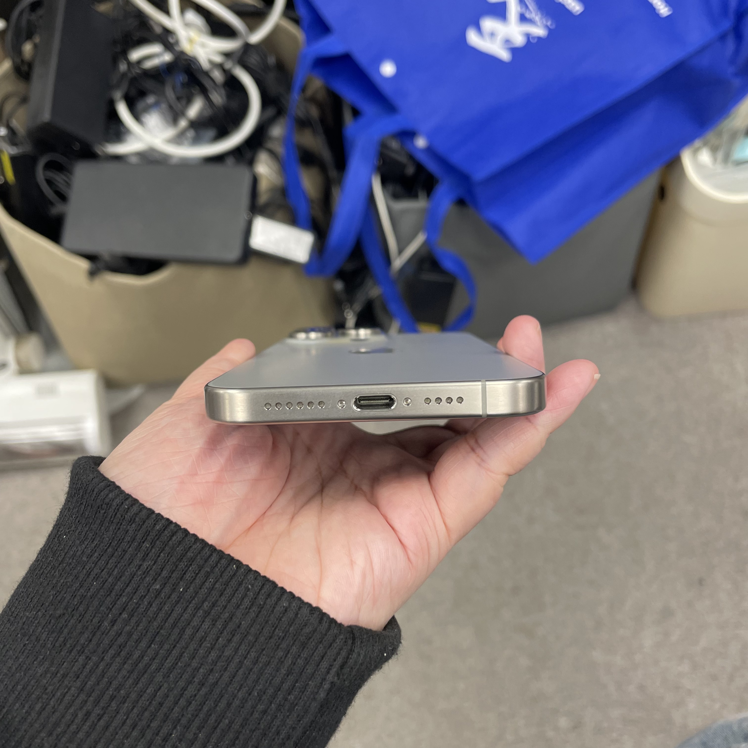 *5946 15 Promax 勁靚機 256GB 電85 原色 gray