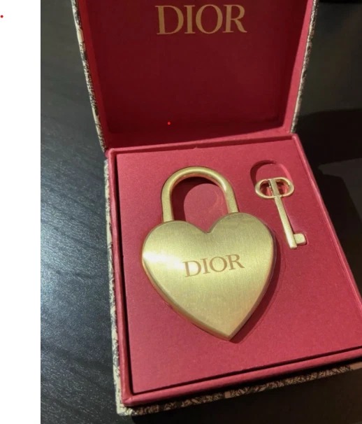 【現貨】Dior Beauty 贈品心型掛鎖與鑰匙組限量版 連禮盒