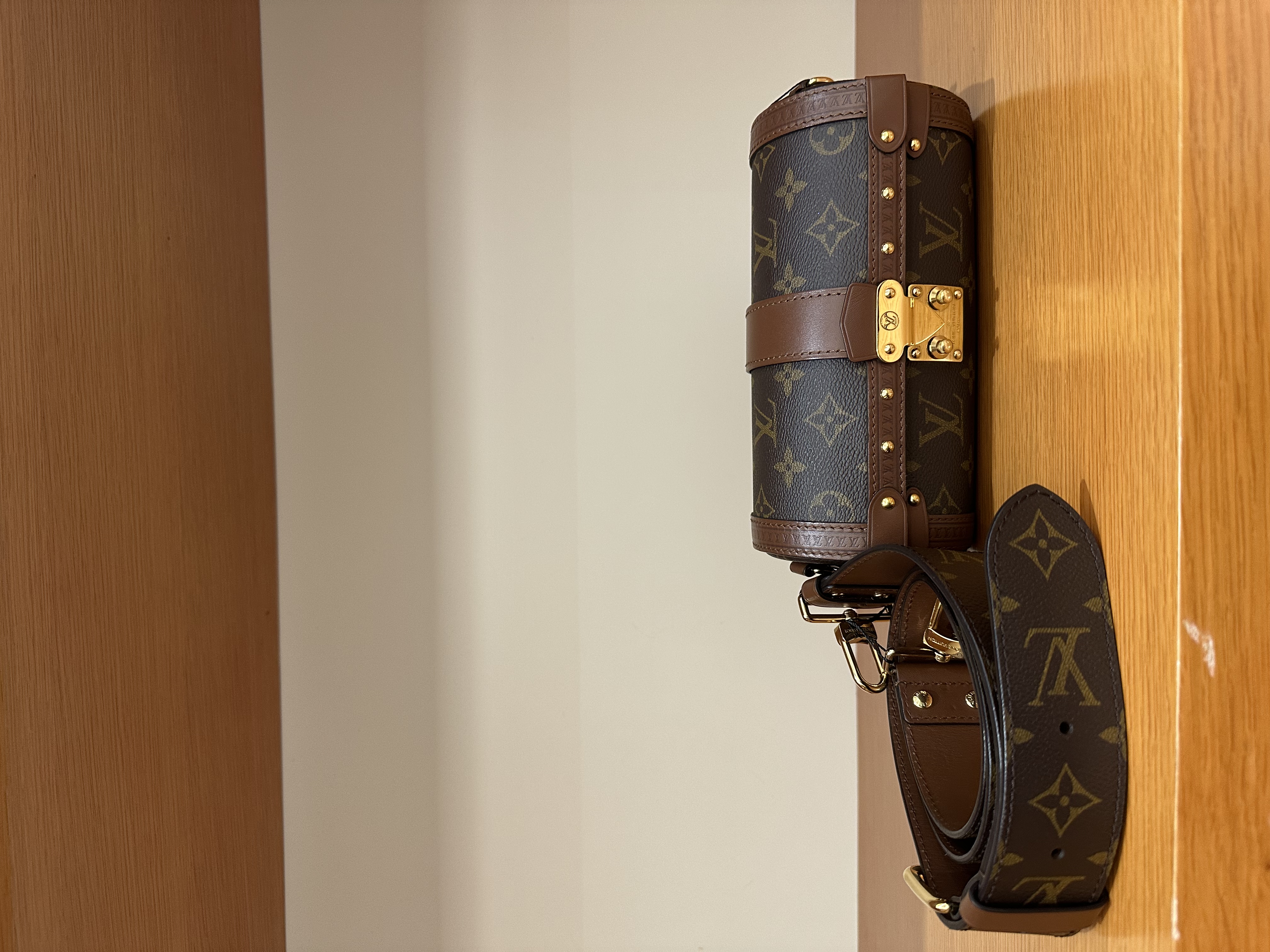 直播貨品 |  [1個-$100 2個-$300］HH08