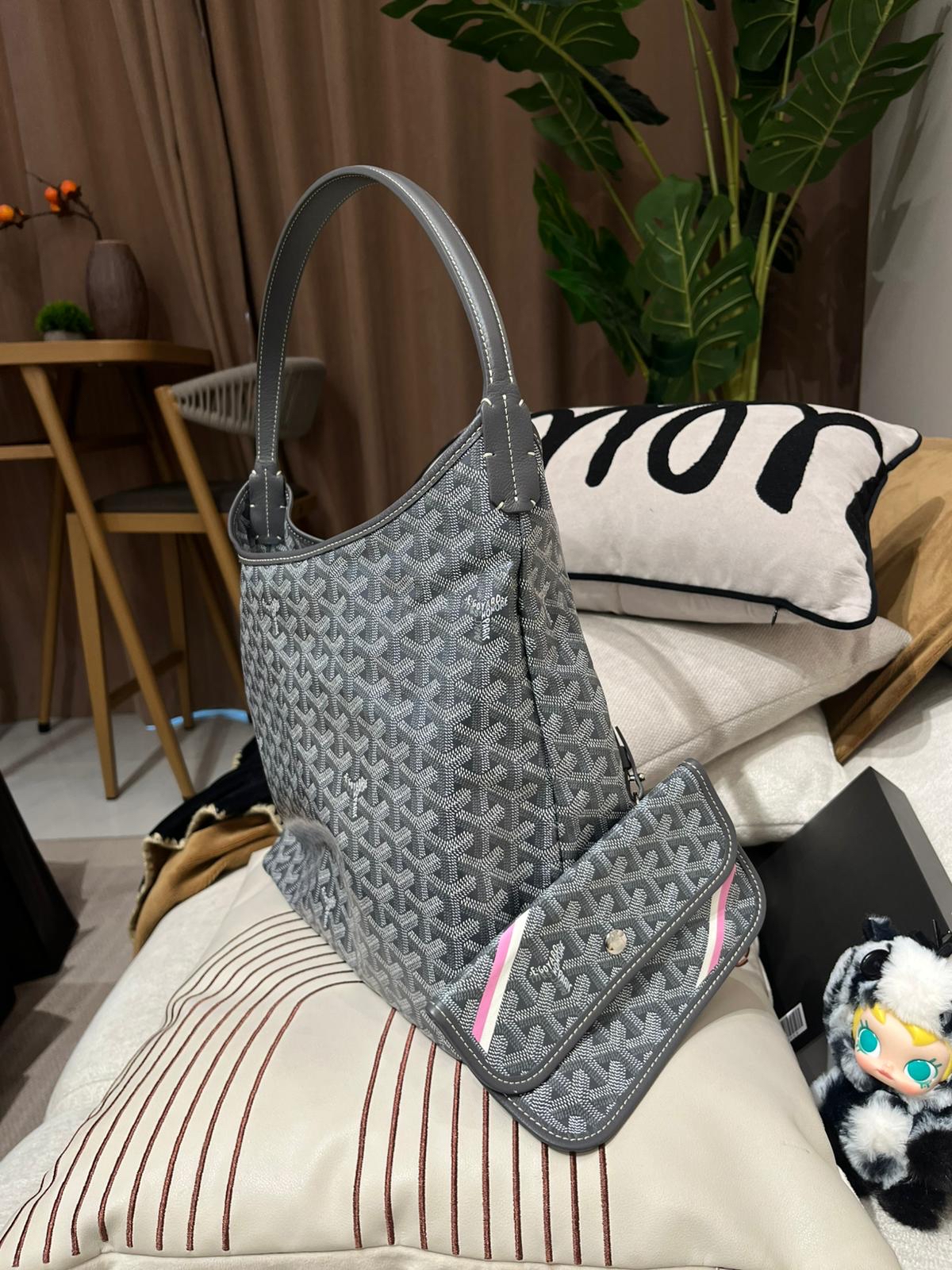 Goyard Hobo Grey 100%Authentic, 98%New ✅25專門店收據✅Dust bag