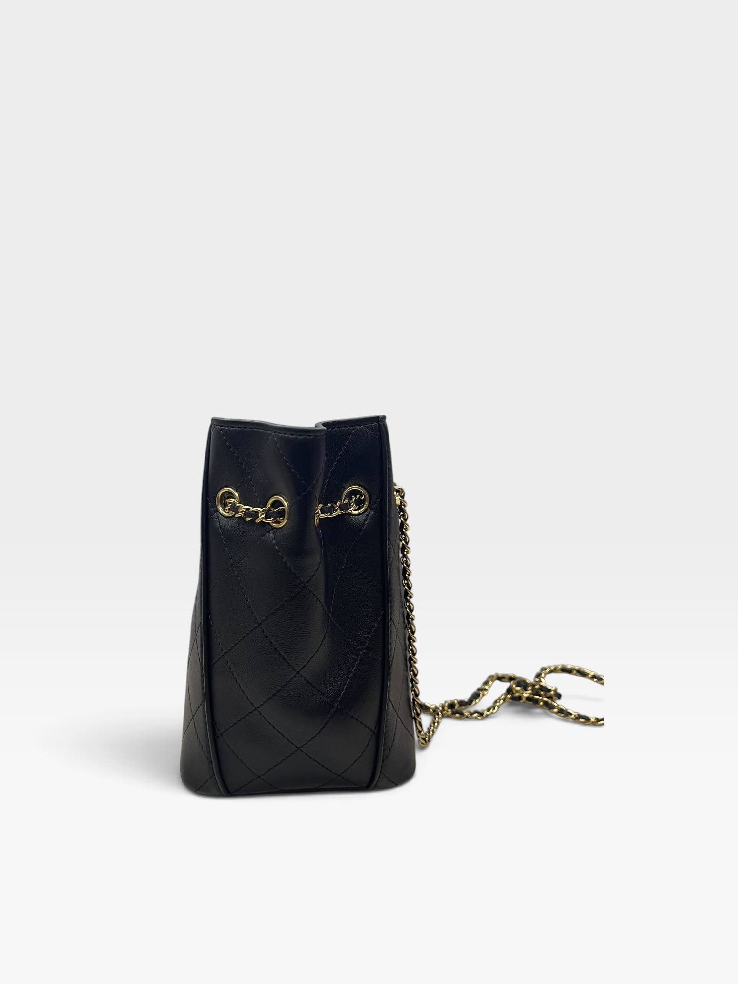Pre-Owned CHANEL Bucket Bag / Product Code: 102912