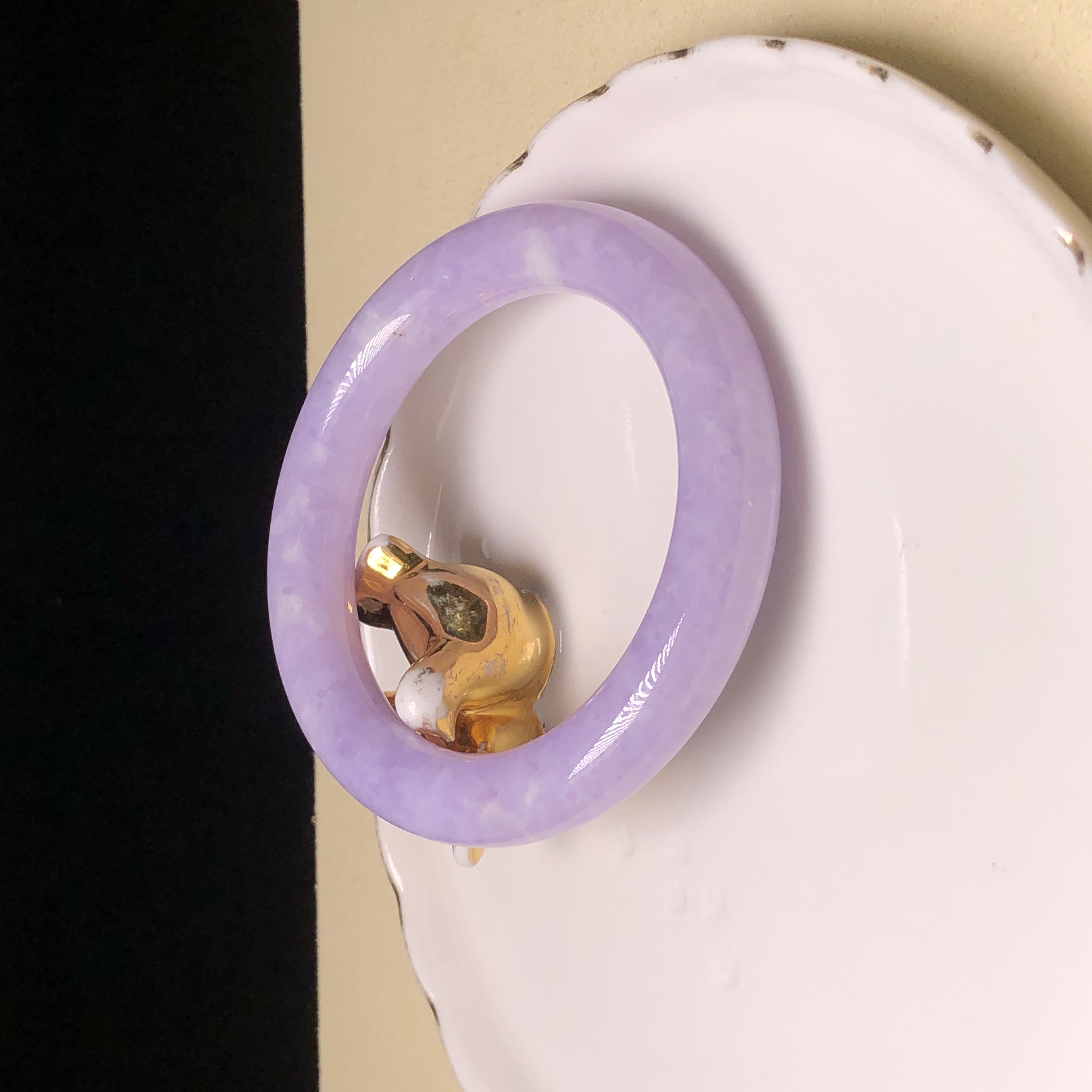 C06825 紫羅蘭帶翡色圓鐲52.7mm