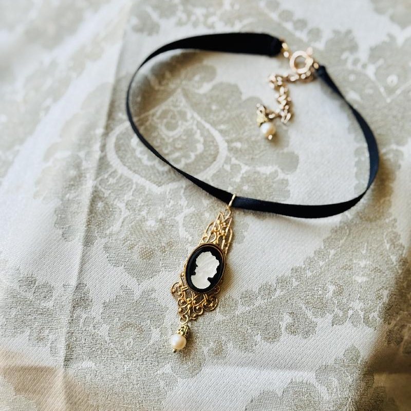 Vintage Recomposed Czechoslovakian Elegant Cameo Charm on Satin Ribbon Choker (NZ068)