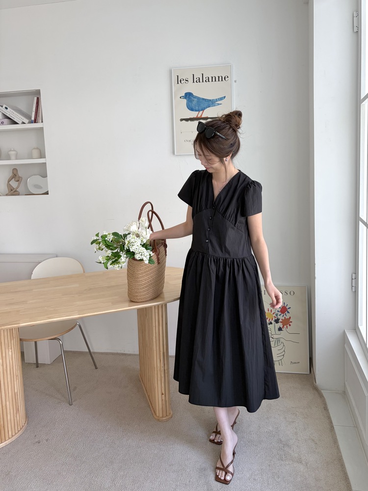 Airy Button Front Long Dress (Black)