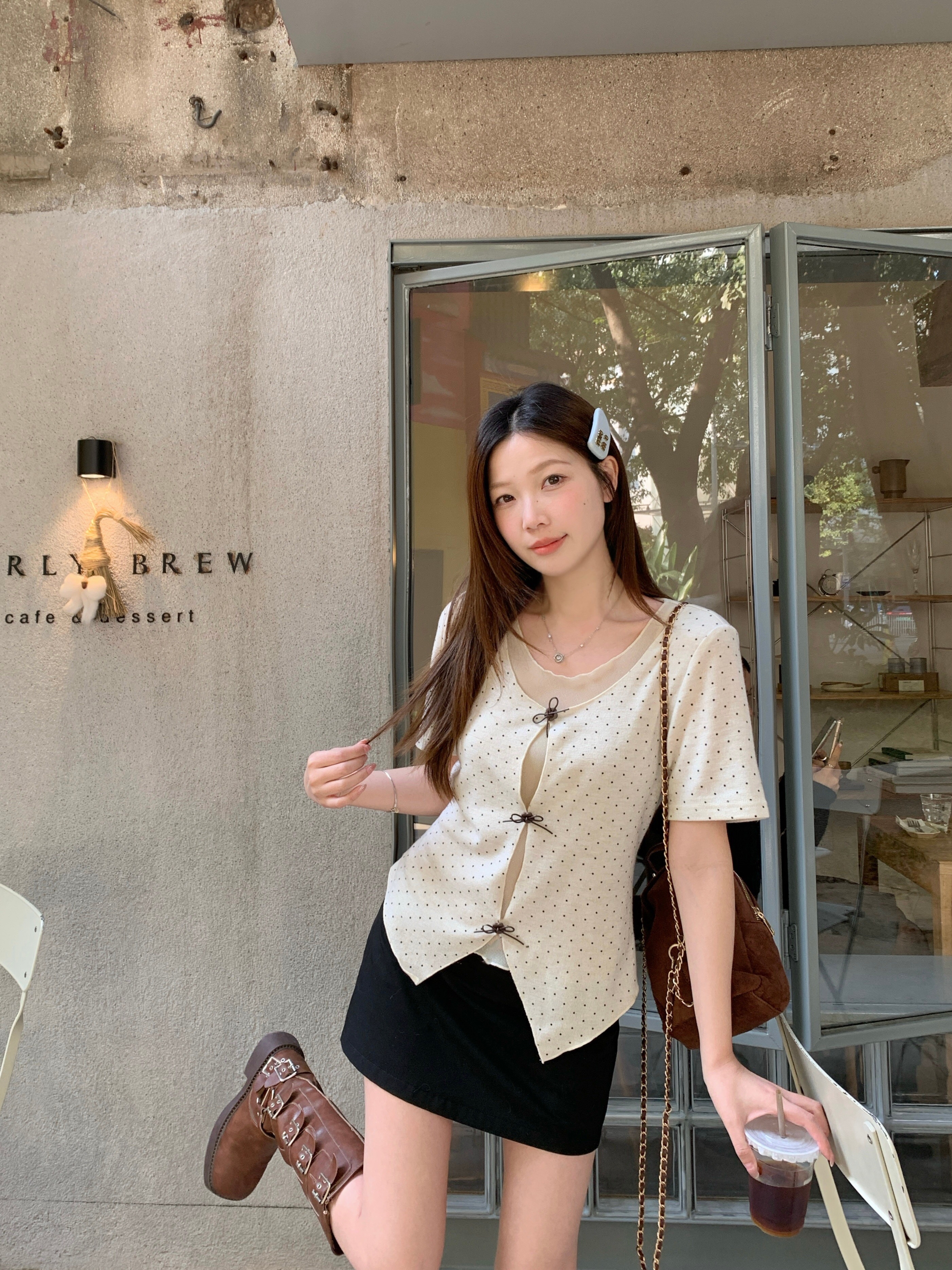 B39(80770) 韩系假两件里薄纱外波点前部镂空立体蝴蝶结咖杏上衣 