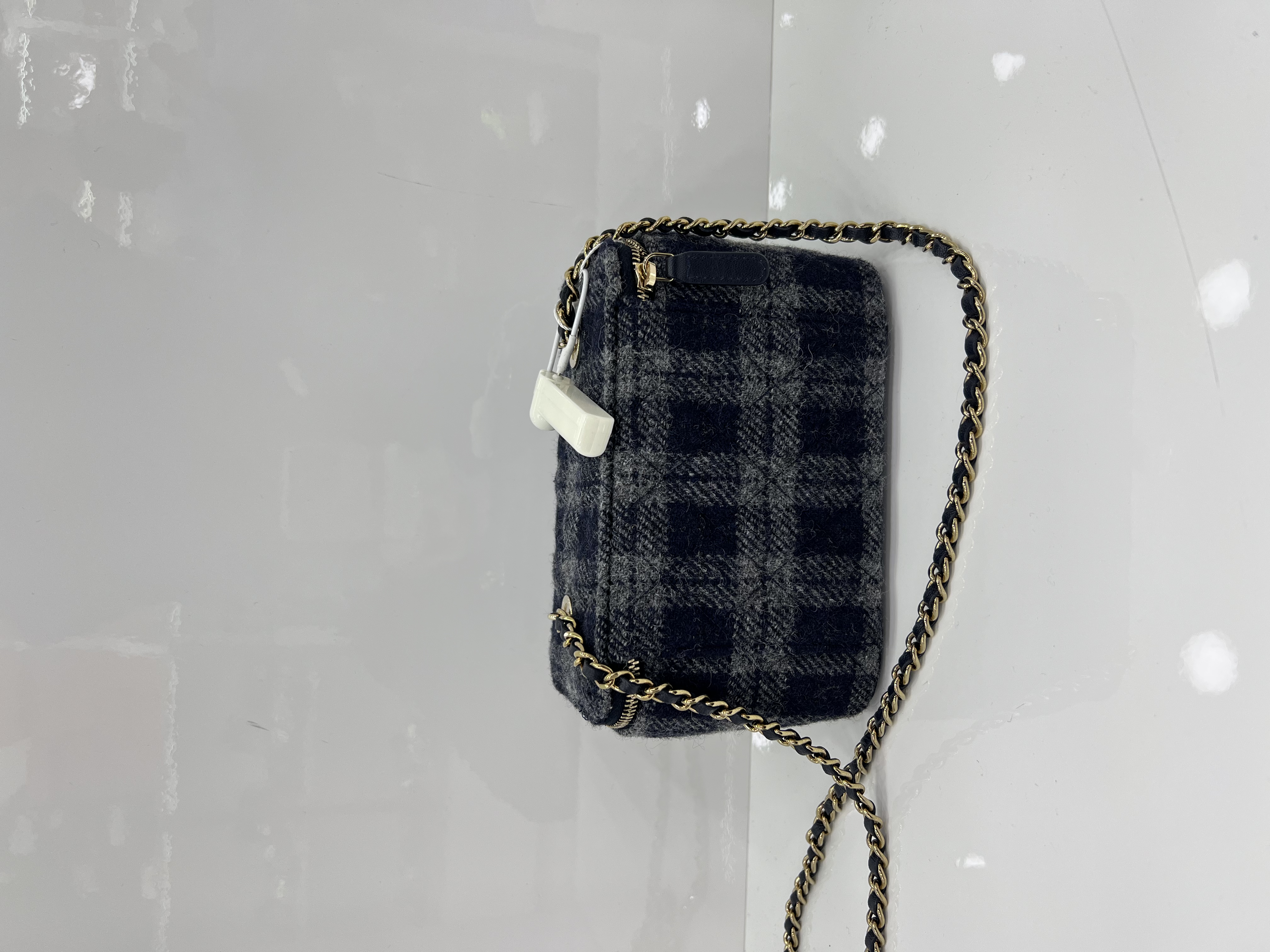 直播貨品 |  [1個-$100 2個-$300］EE82