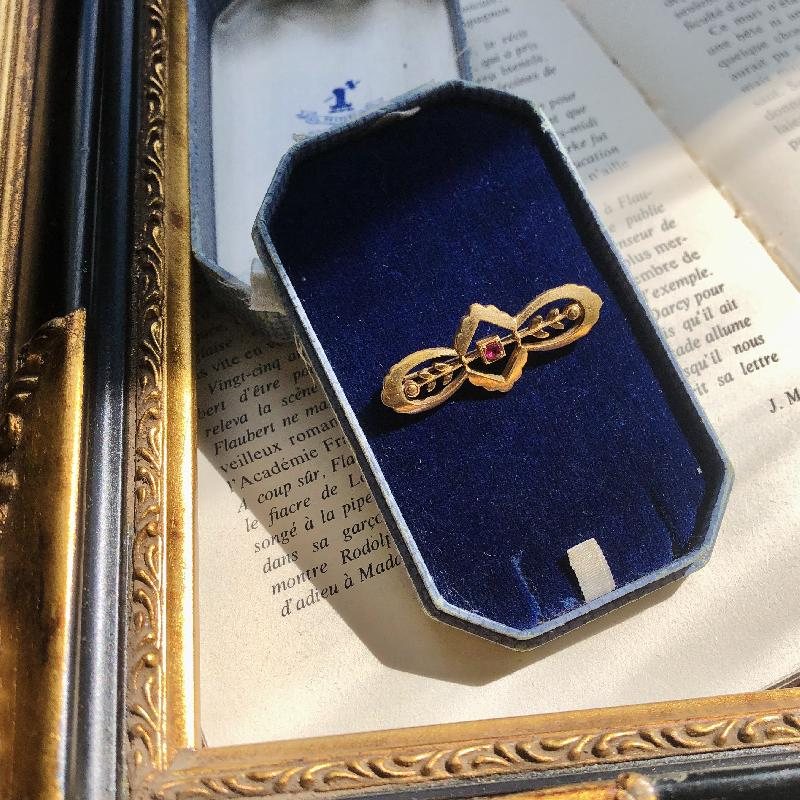 Antique Late Victorian Gold Filled Classic Collar Bar Brooch with Pink Rhinestone (MZ099)