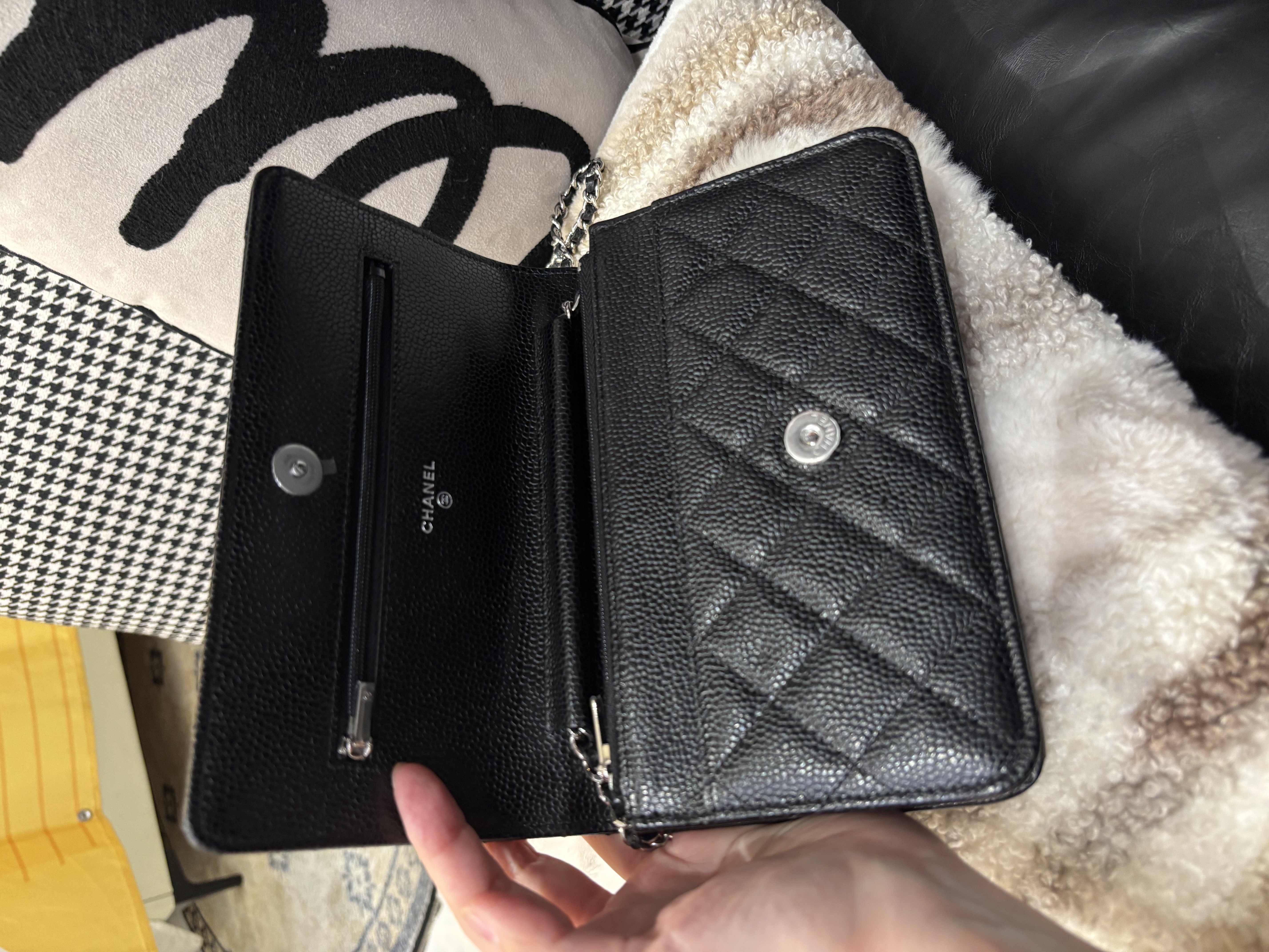 全新 Chanel wallet on chain 黑色荔枝牛皮銀扣 WOC 100%Authentic, 全新 100%NEW  ✅晶片貼✅dust bag ✅box