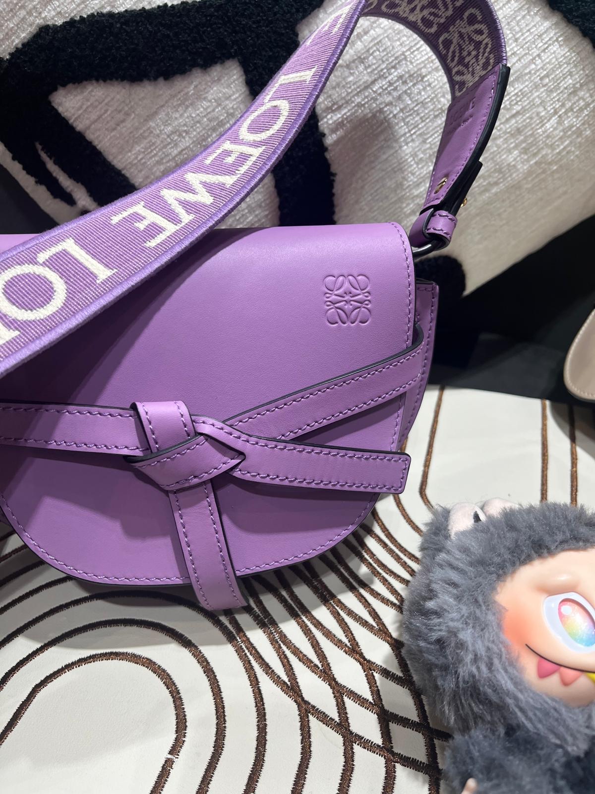 Loewe gate mini calfskin, 100%Authentic ,99%new ✅Dust bag