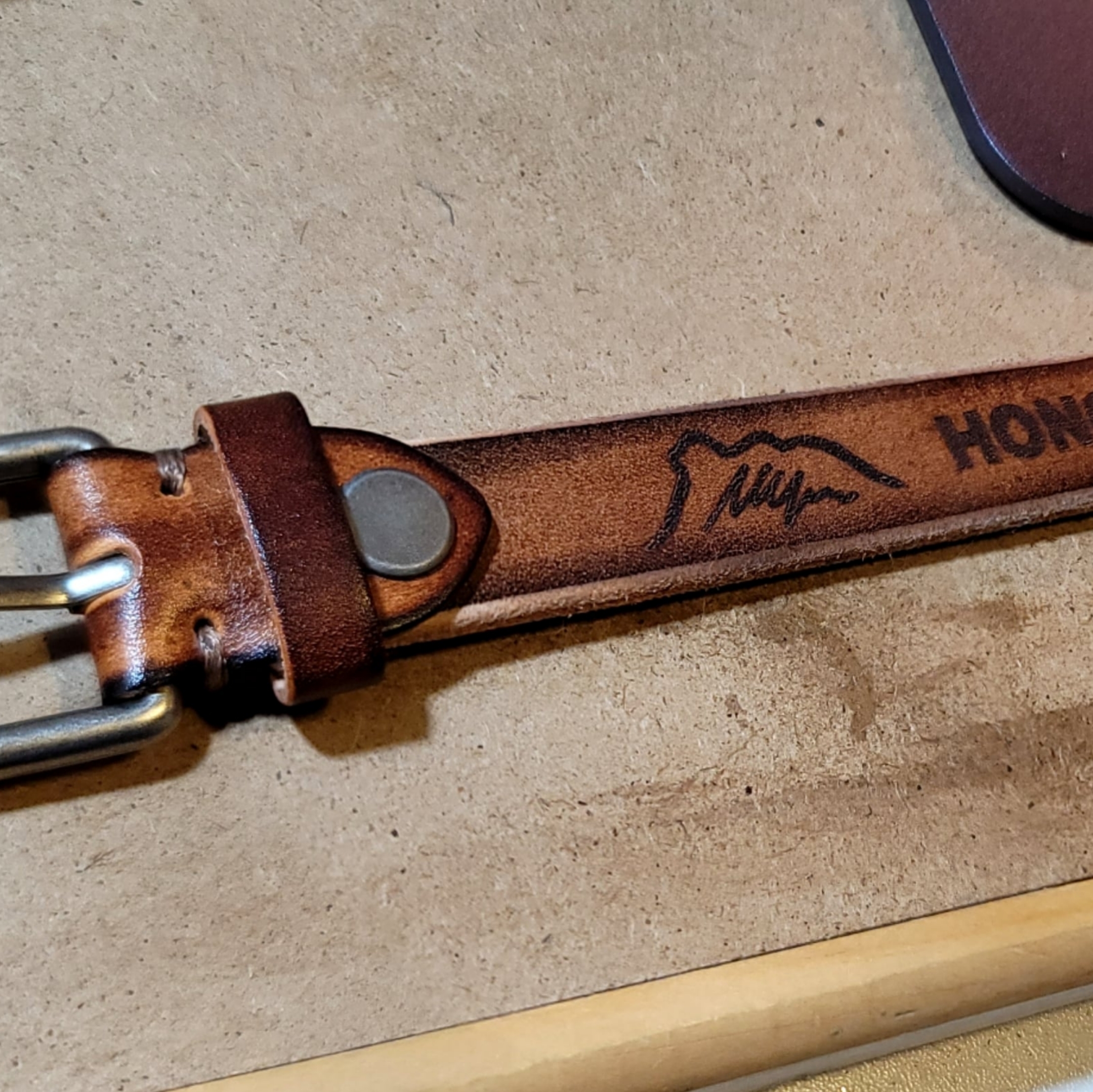 經典真皮牛皮手帶 (可刻名)