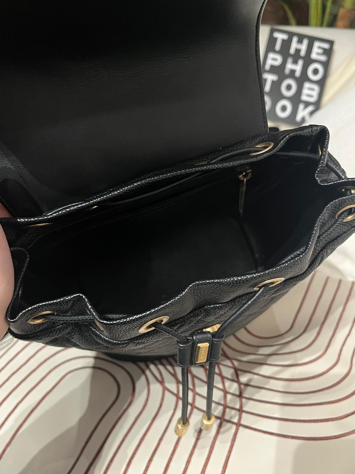 Chanel backpack cc filigree 荔枝牛皮金鏈 100%Authentic ,95%new  ✅card✅塵袋✅box 