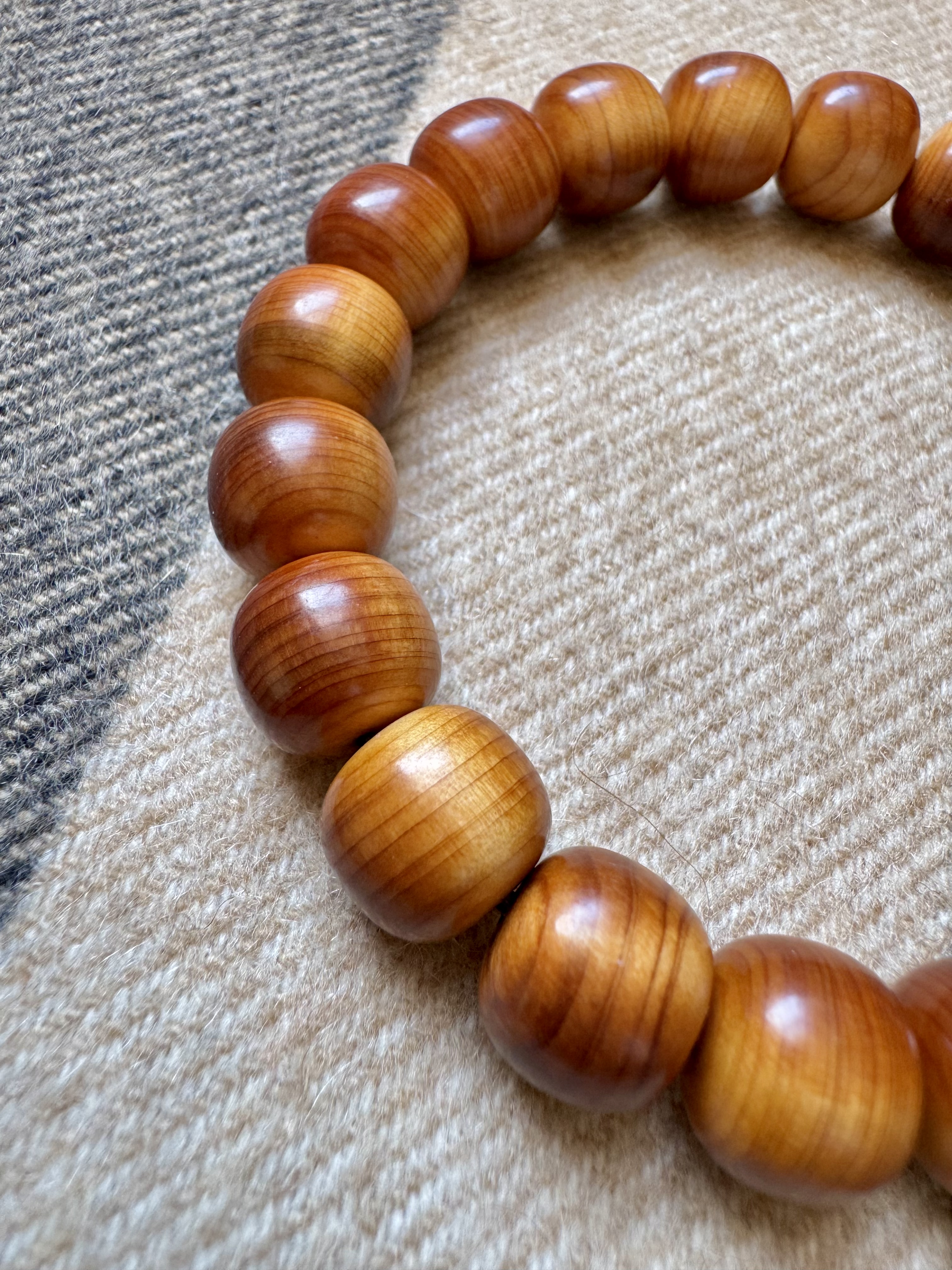 陳化黑油料崖柏手串