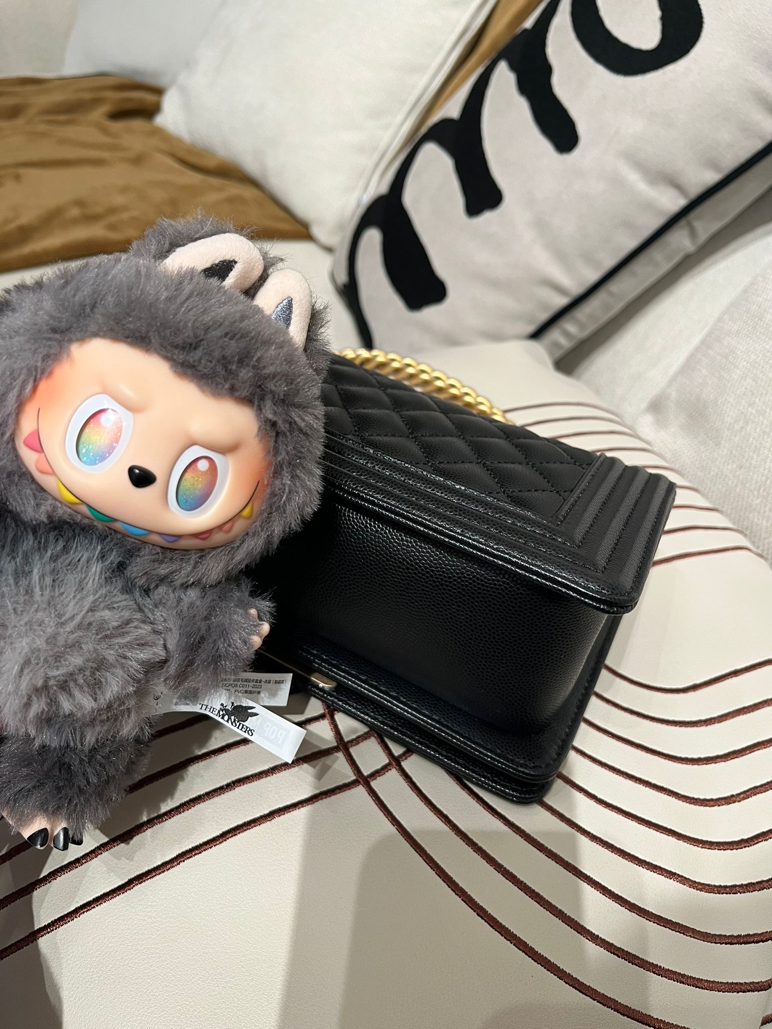 Chanel Boy 20cm A67085 黑色魚子醬牛皮金扣 100%Authentic,98%new ✅專門店收據✅晶片✅塵袋✅box