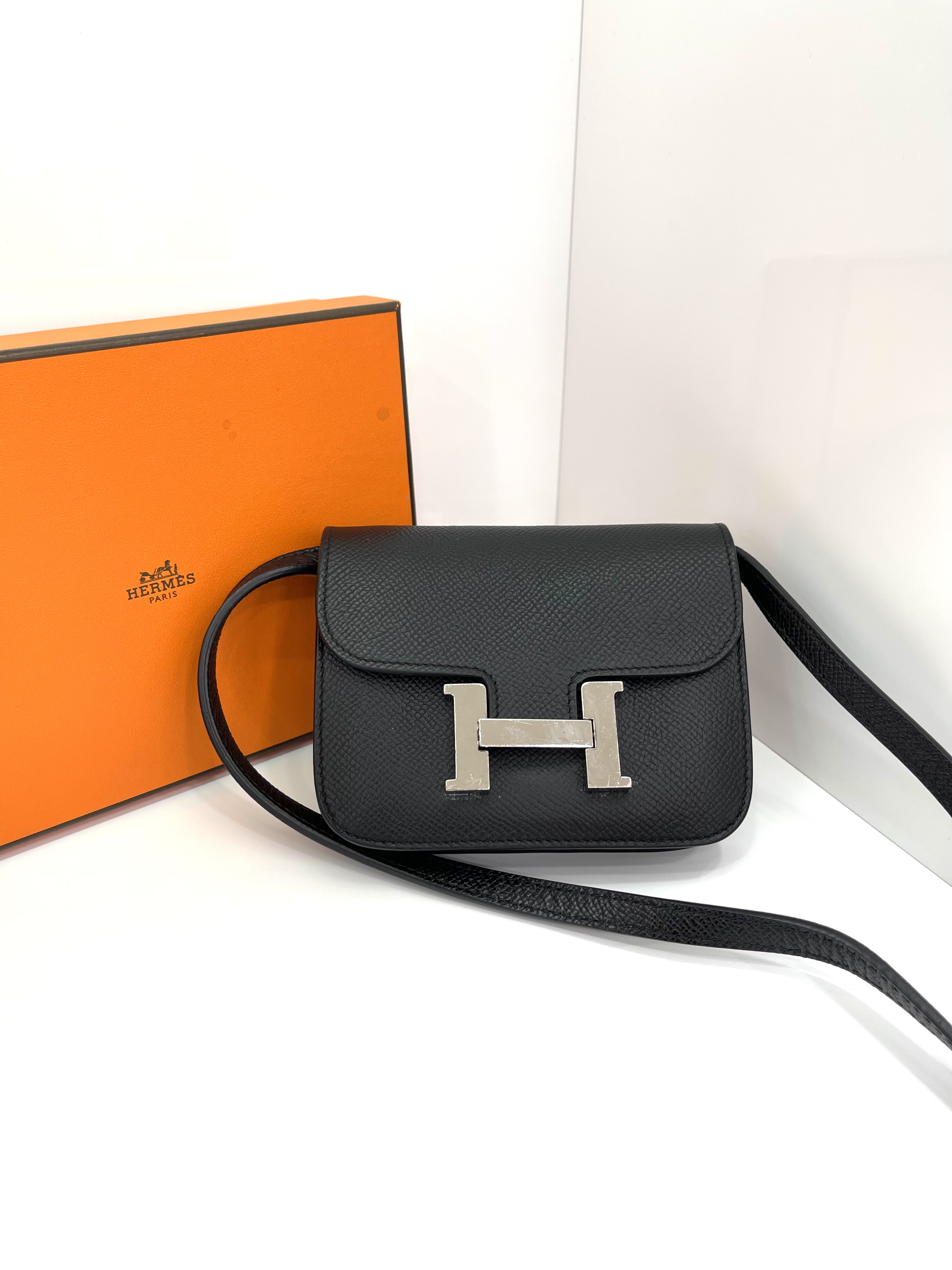 Pre-owned Hermes Constance Slim Wallet